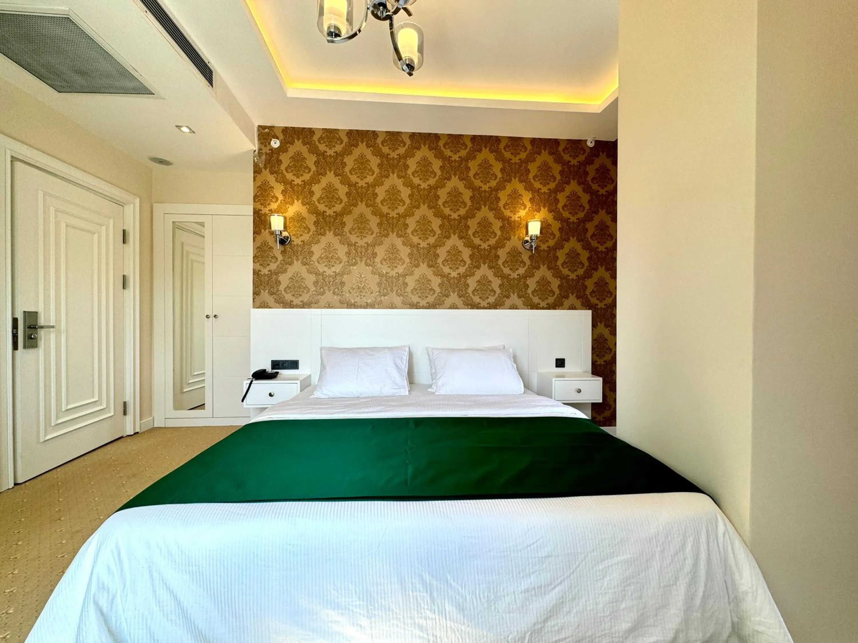 Bed in Green Roof Boutique Hotel & SPA Istanbul Airport