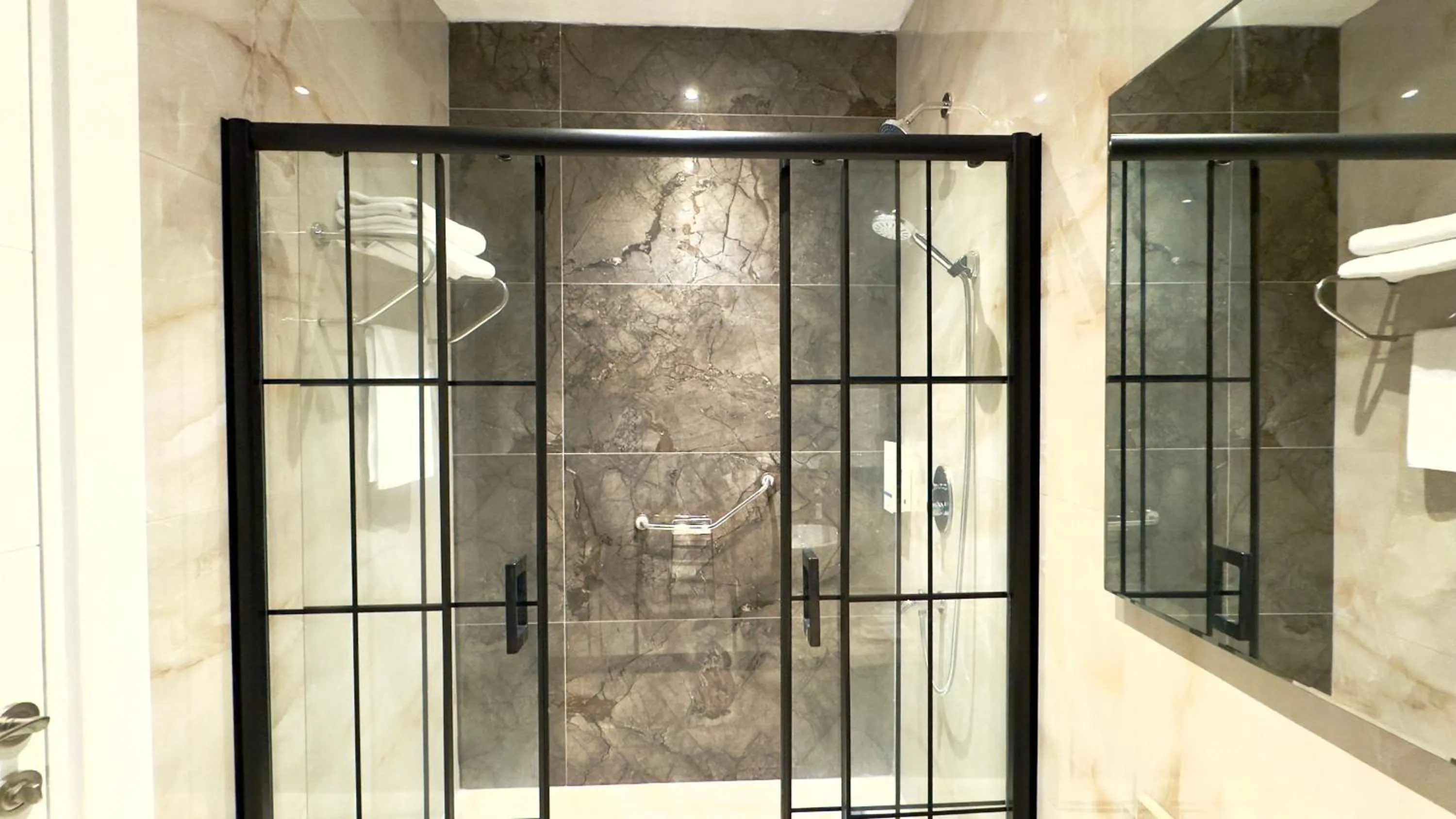 Shower in Green Roof Boutique Hotel & SPA Istanbul Airport
