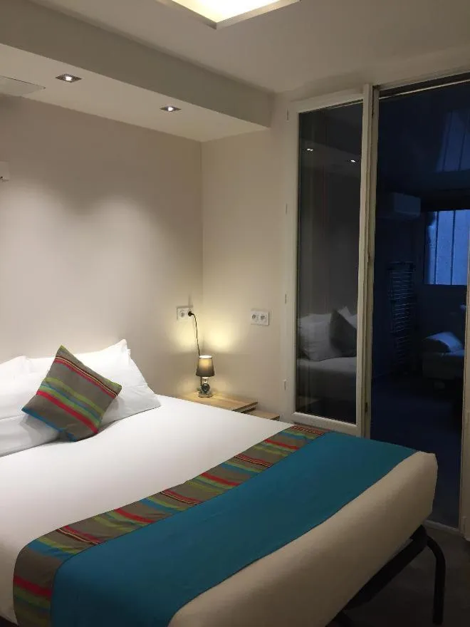 Bed in Hotel Le Majestic Canet plage