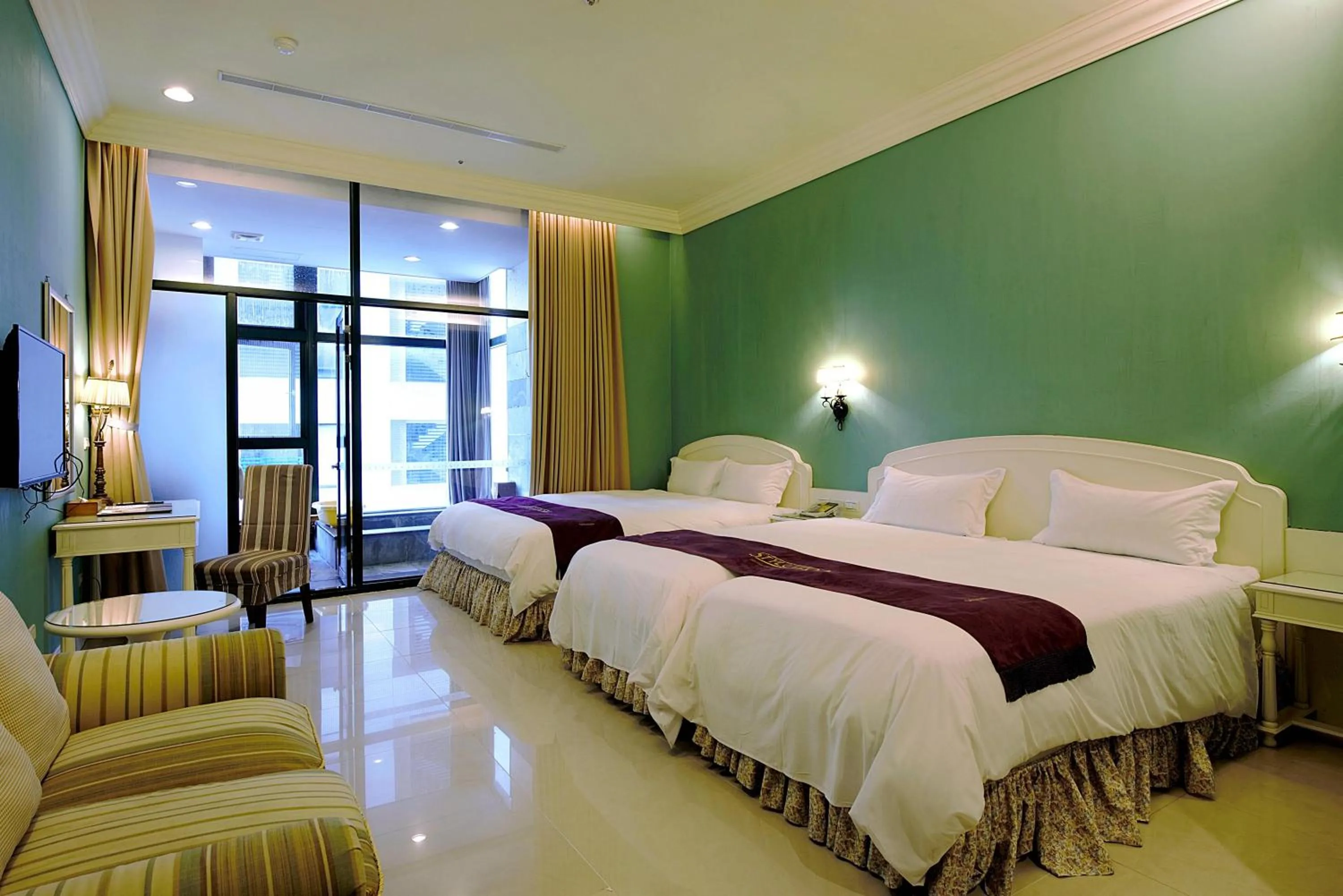 Bed in Muen Hot Spring Hotel