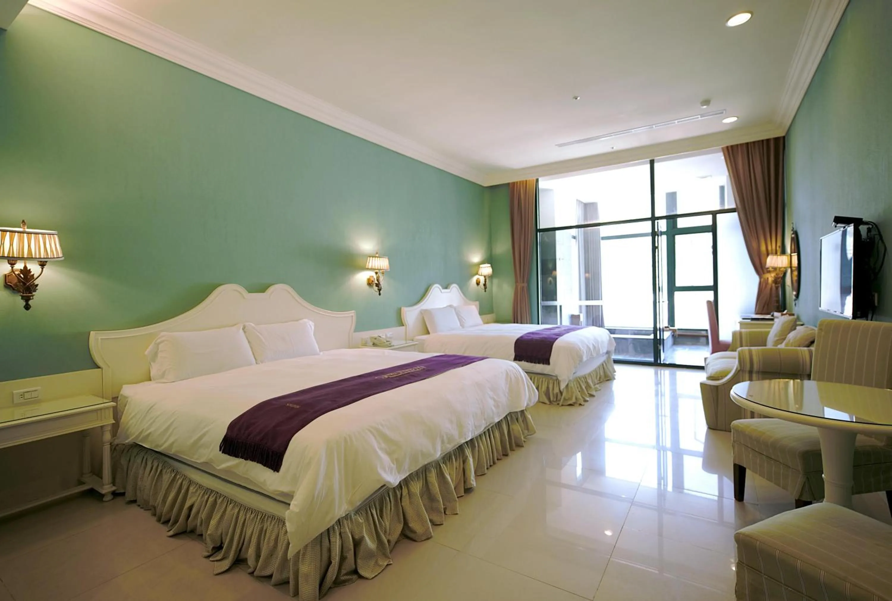 Bed in Muen Hot Spring Hotel