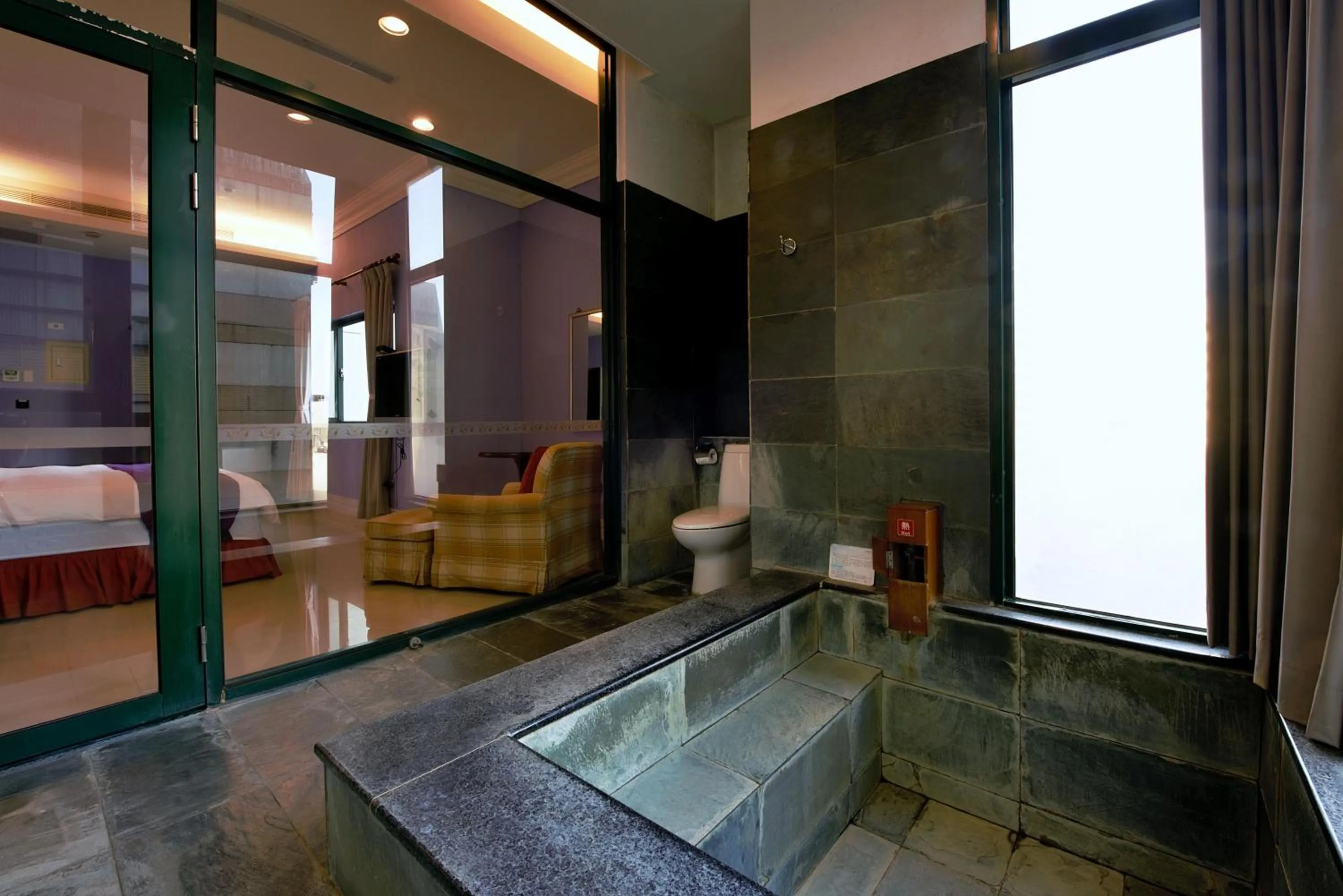 Muen Hot Spring Hotel