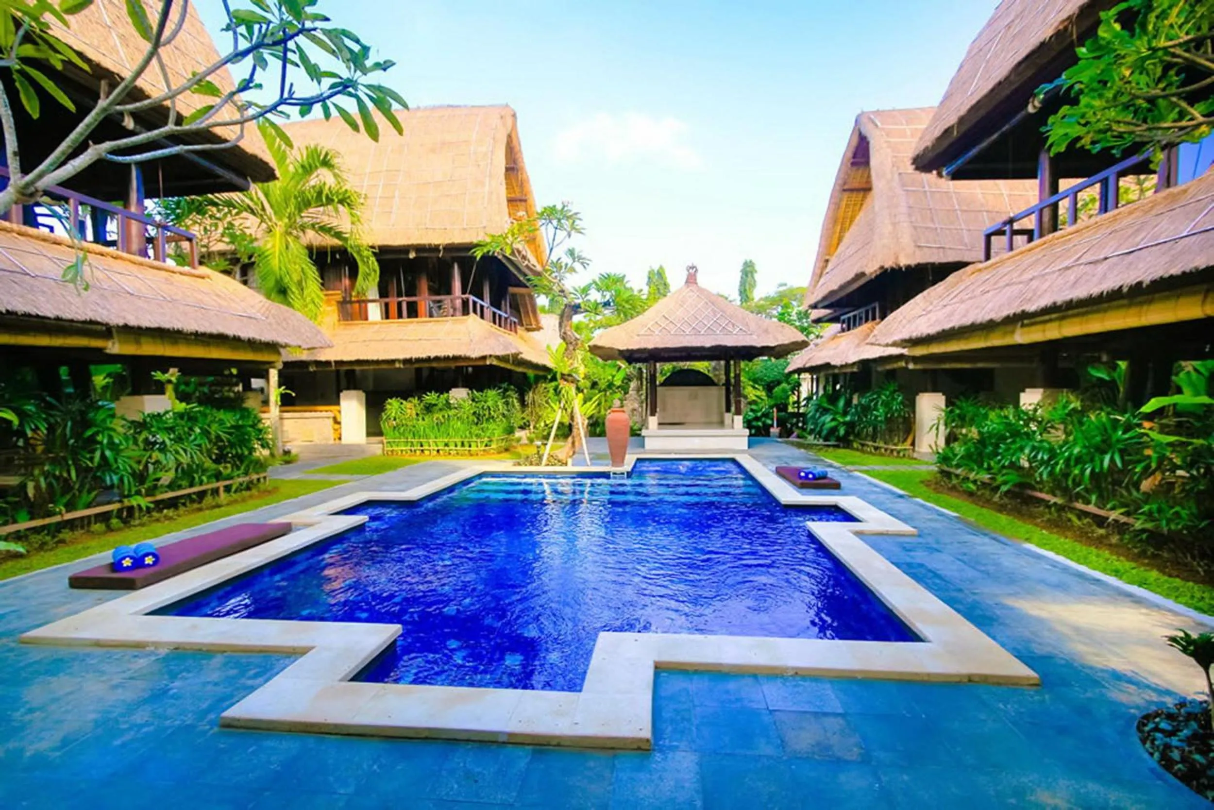 Swimming pool in Radiant Jepun Villa