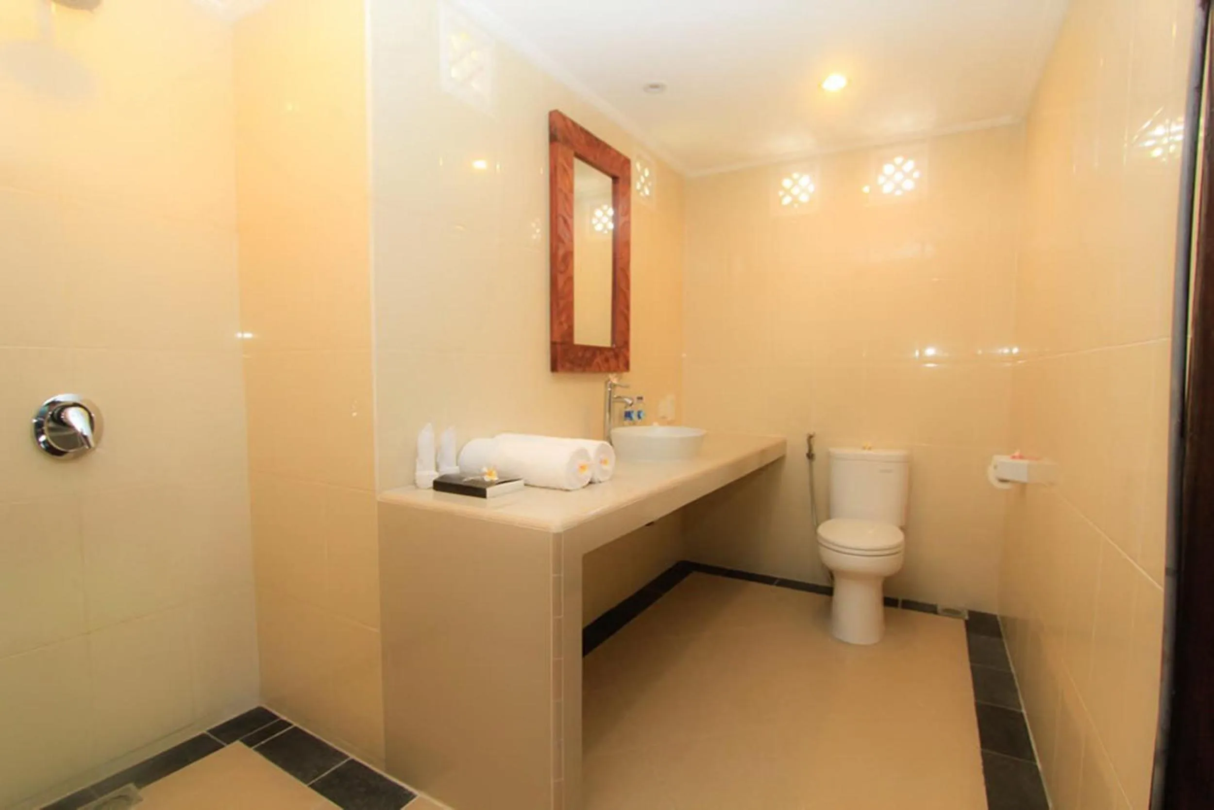 Bathroom in Radiant Jepun Villa