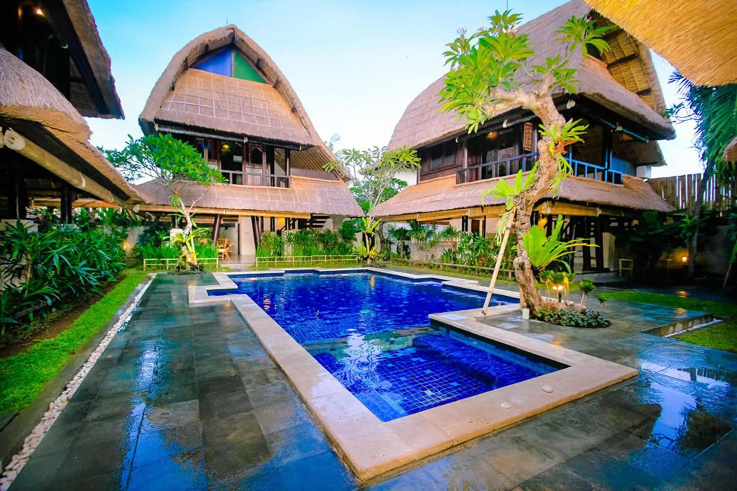 Swimming pool in Radiant Jepun Villa