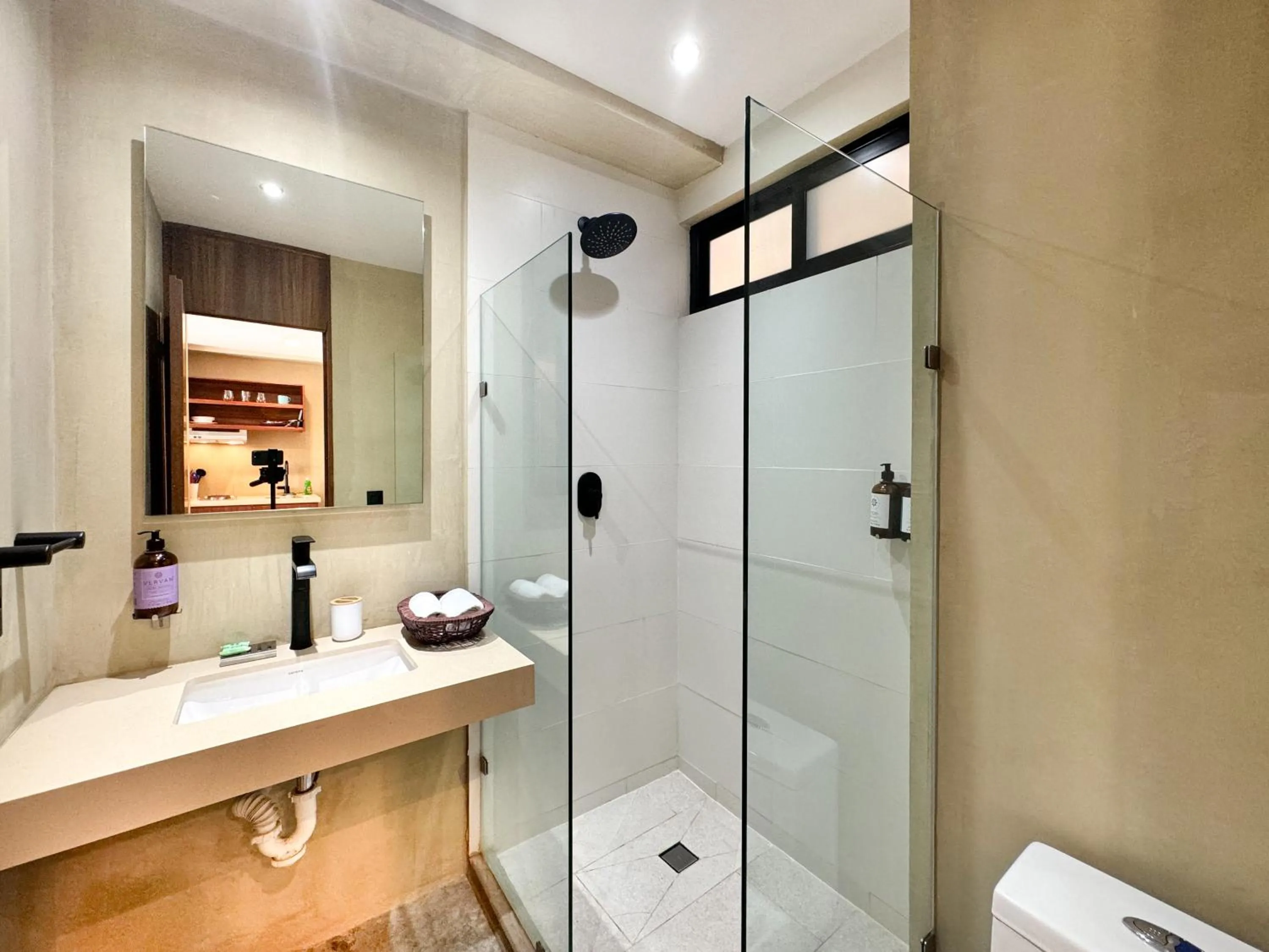 Shower in Maramara Centro