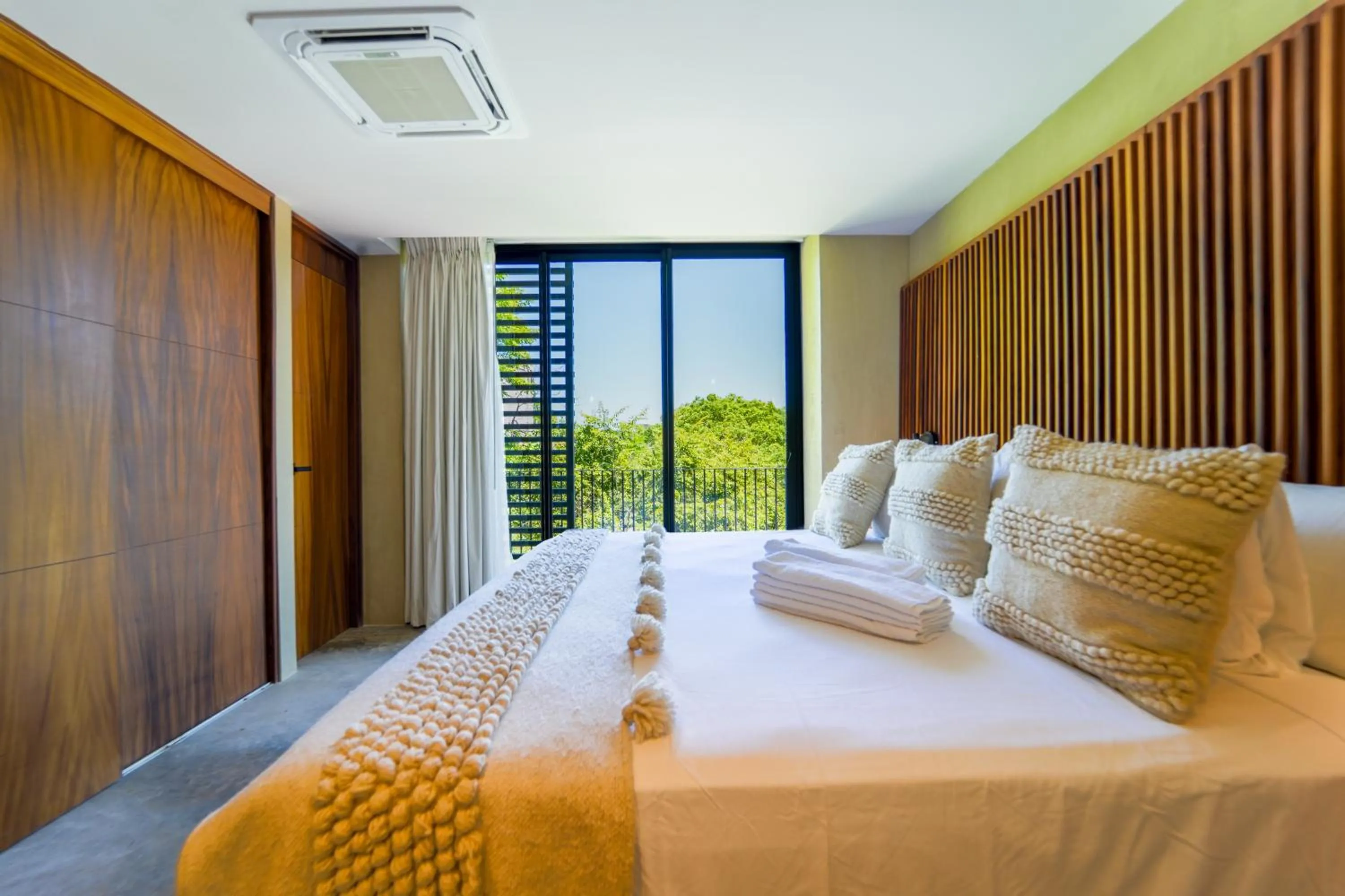 Bed in Maramara Centro