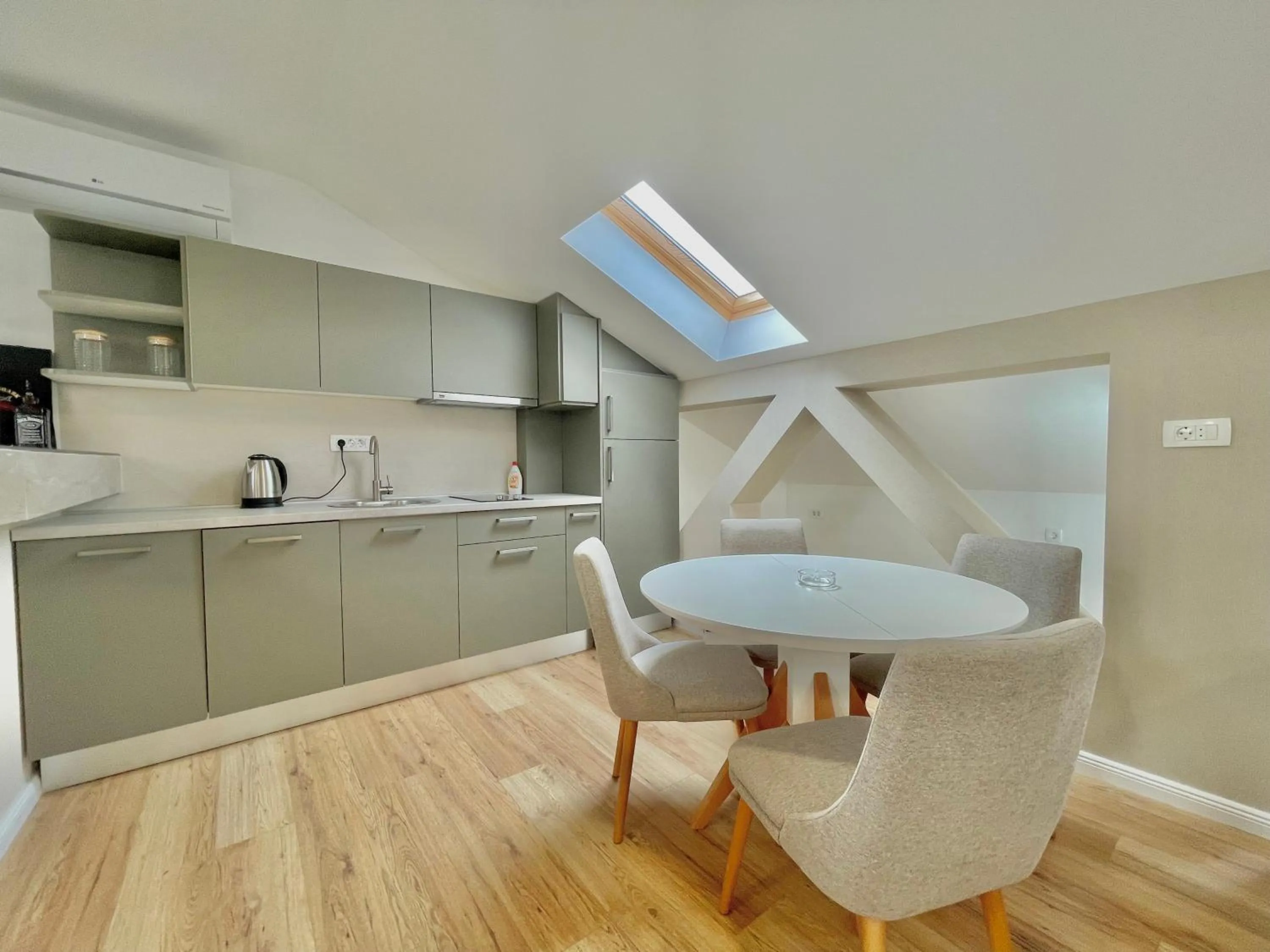 Coffee/tea facilities in Comfort Apartments Pasha