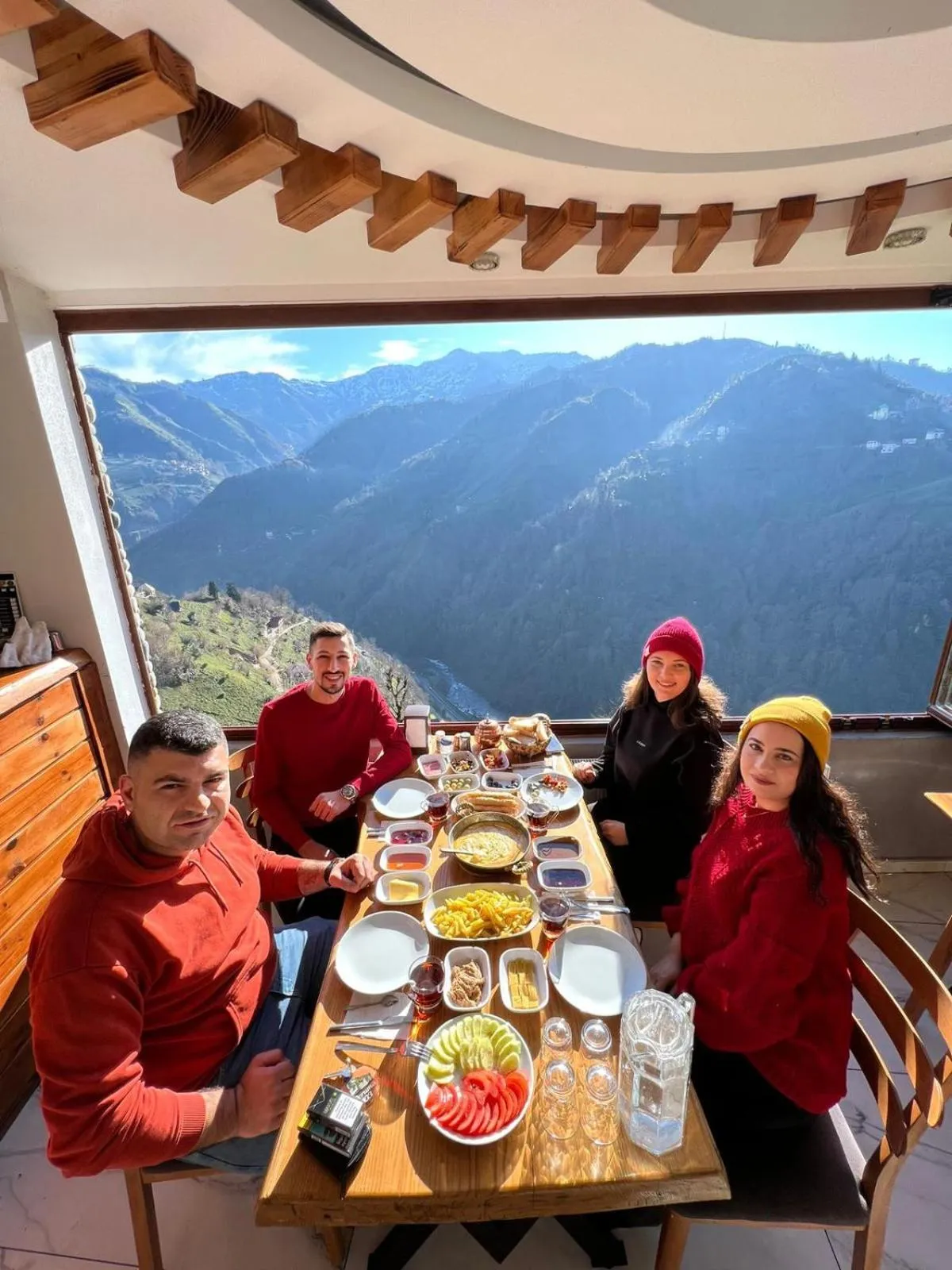 Restaurant/places to eat in Peruma otel bungalov