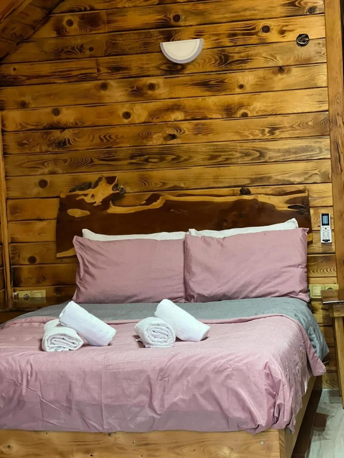 Bed in Peruma otel bungalov