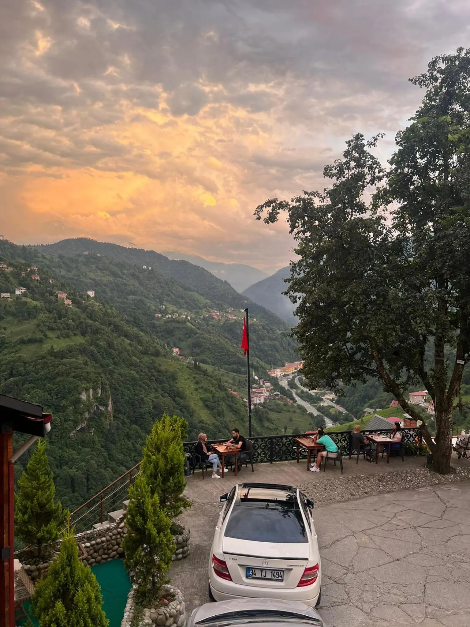 Property building in Peruma otel bungalov