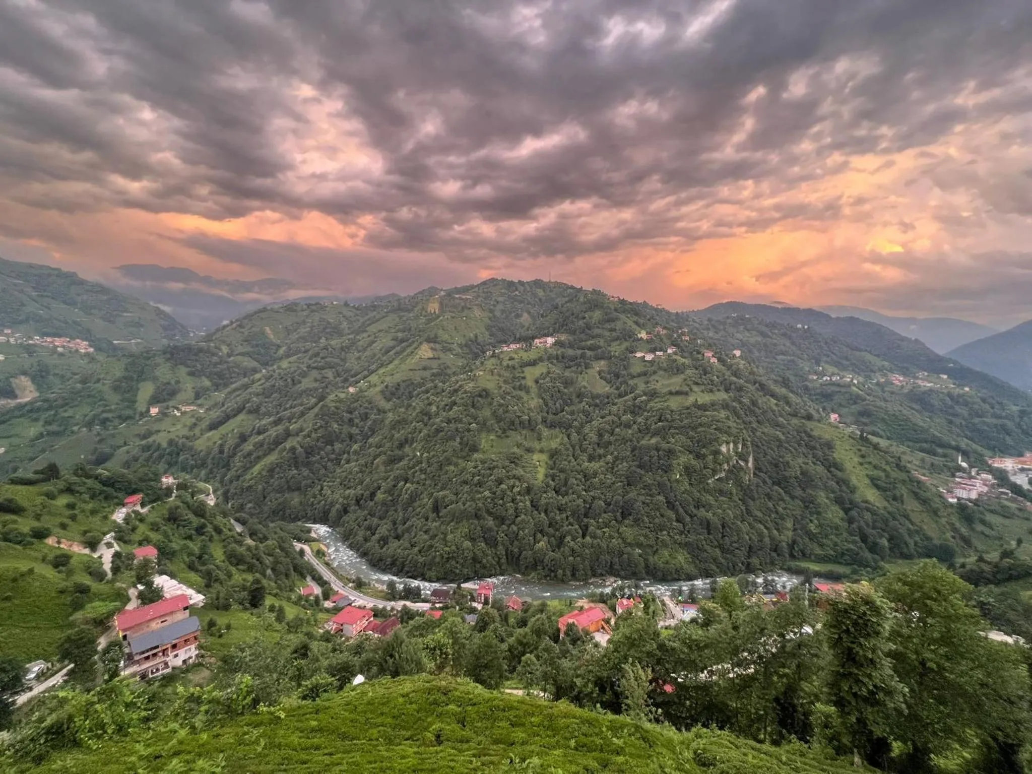 Lake view in Peruma otel bungalov
