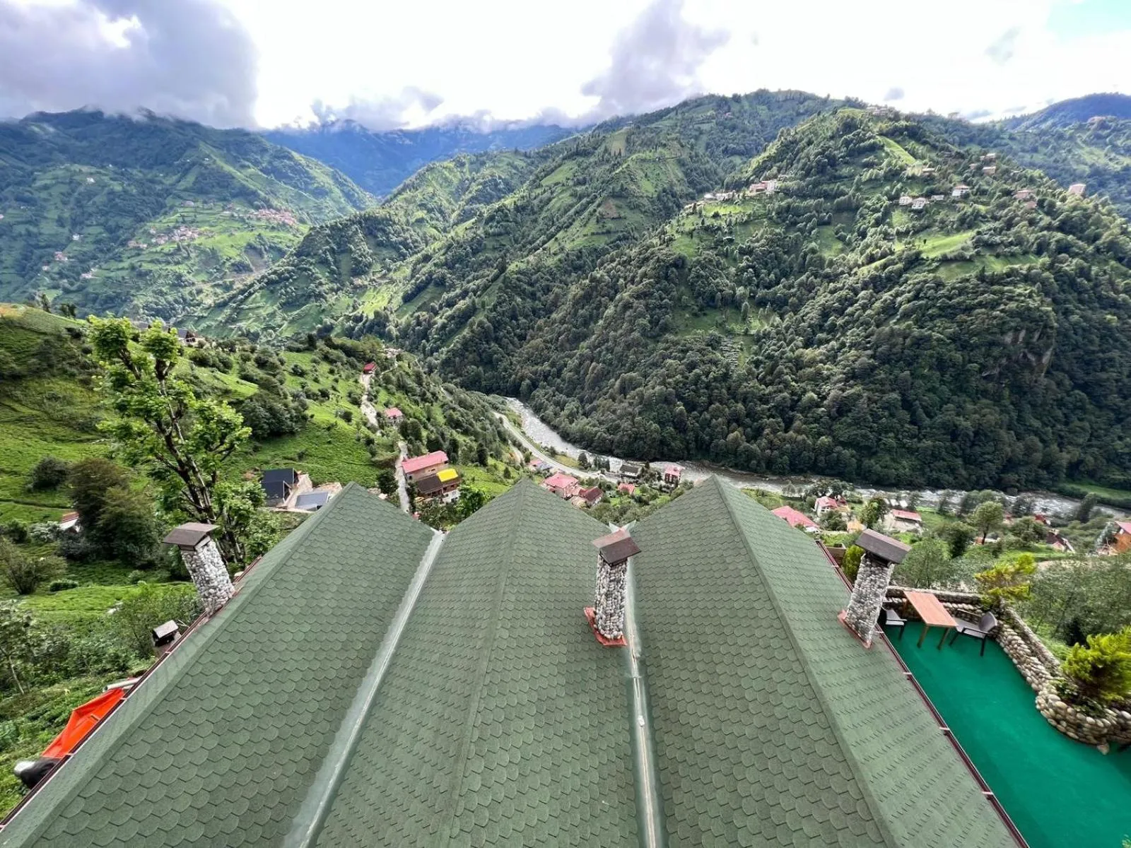 Property building in Peruma otel bungalov