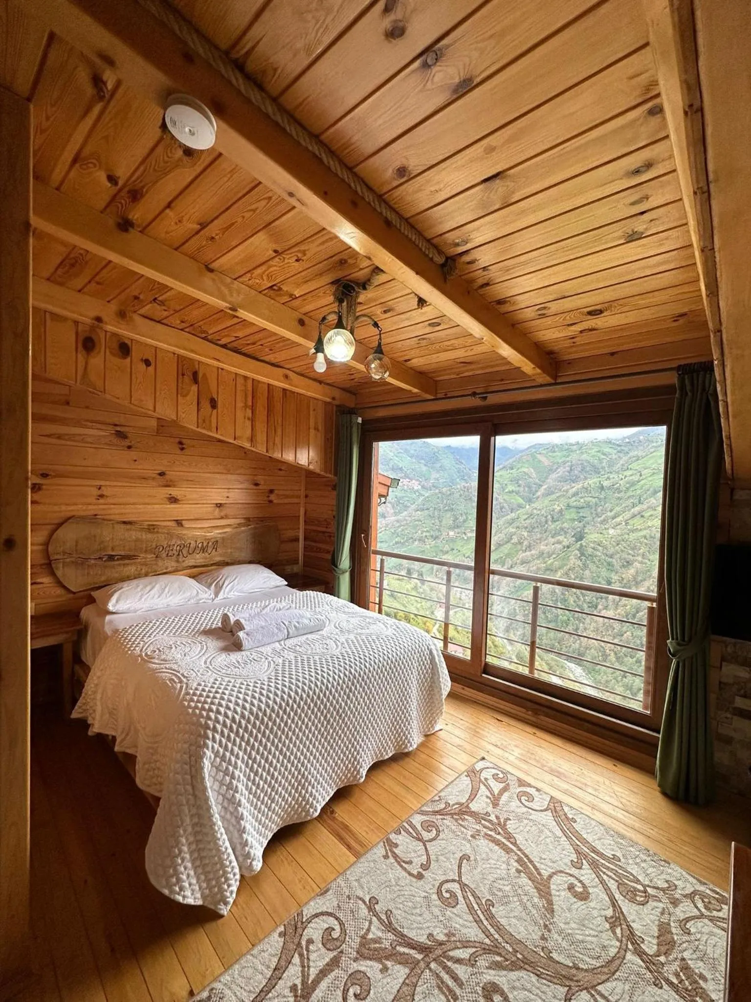 Bed in Peruma otel bungalov