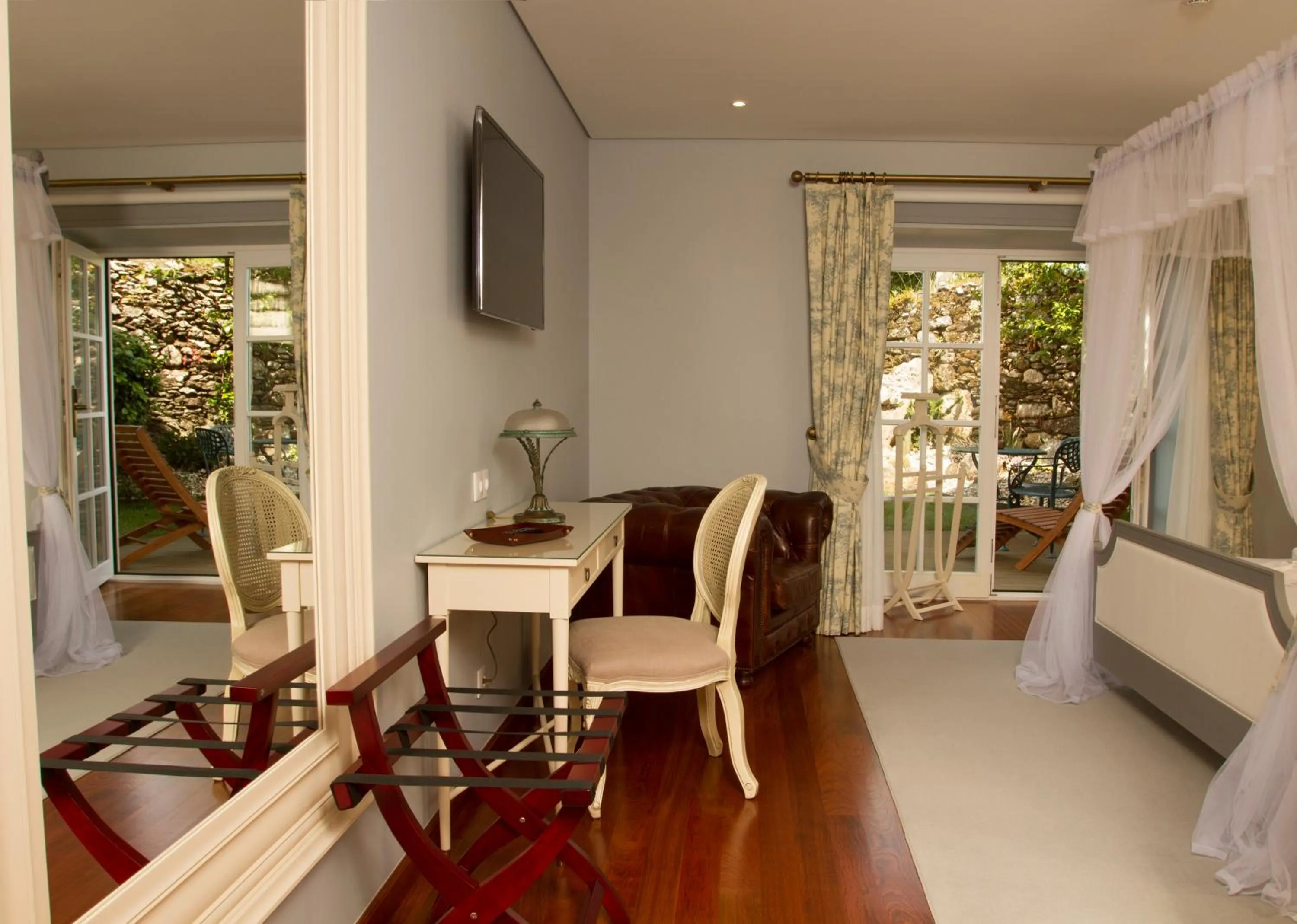 Seating area, Bed in Rinoterra Minho