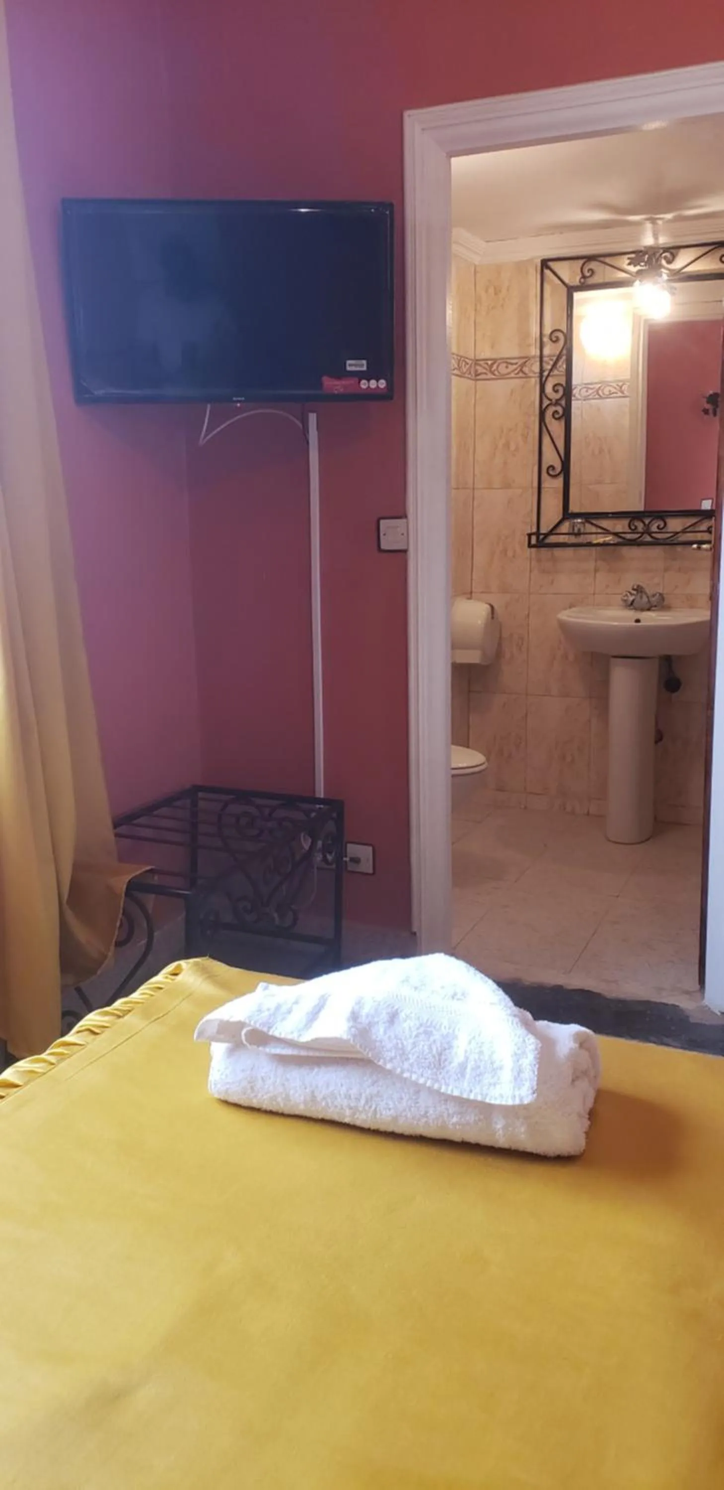 Shower in Hôtel Ziad