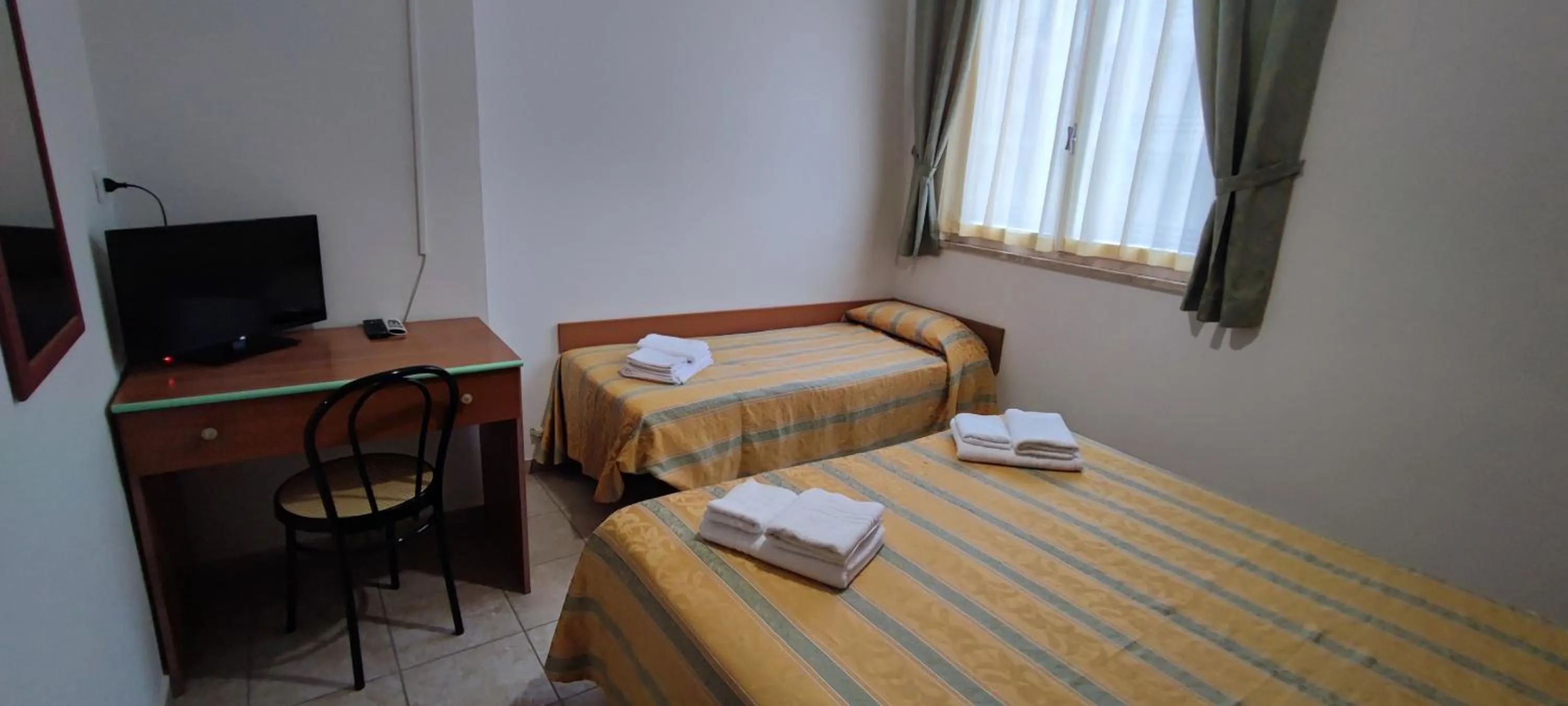 TV and multimedia in Hotel Zeus Lido di Classe Room Only