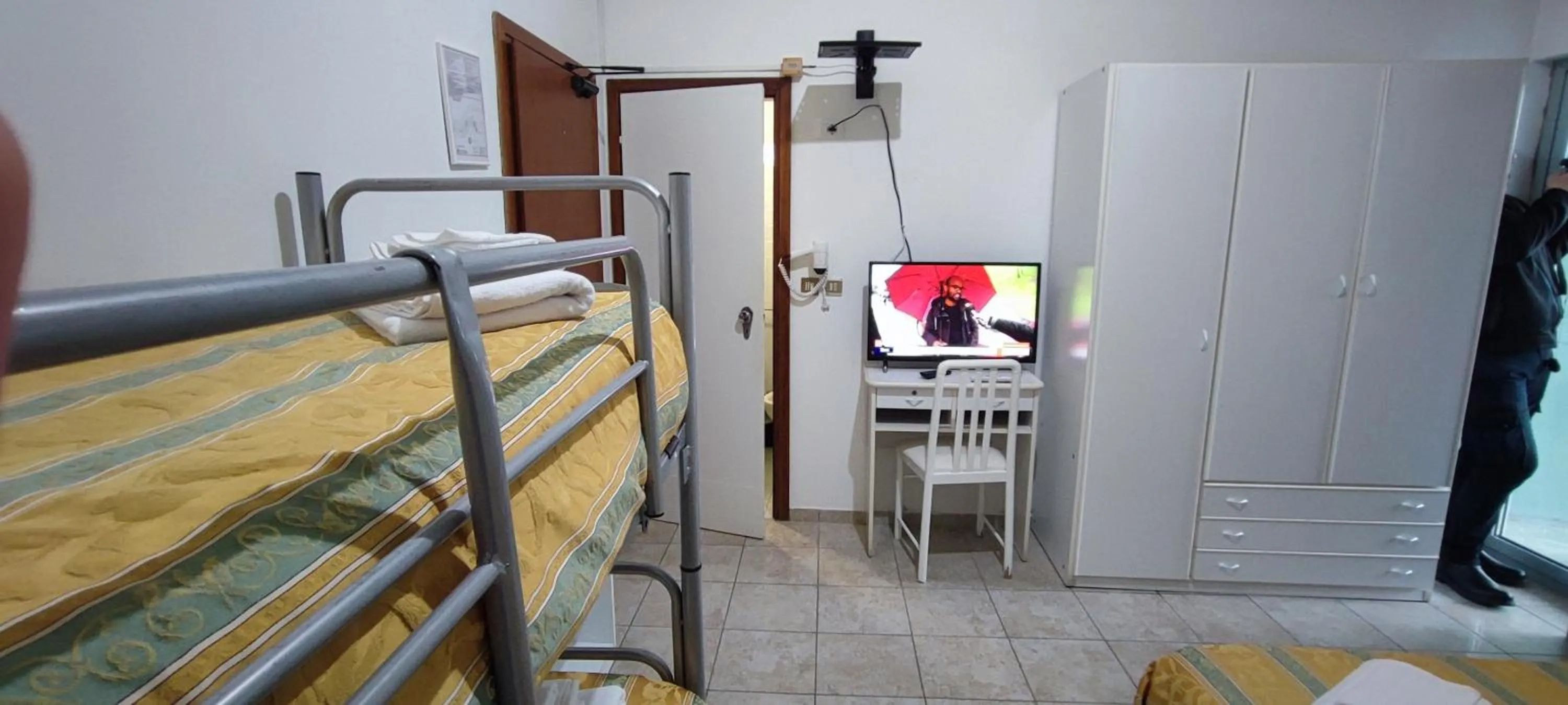 bunk bed in Hotel Zeus Lido di Classe Room Only