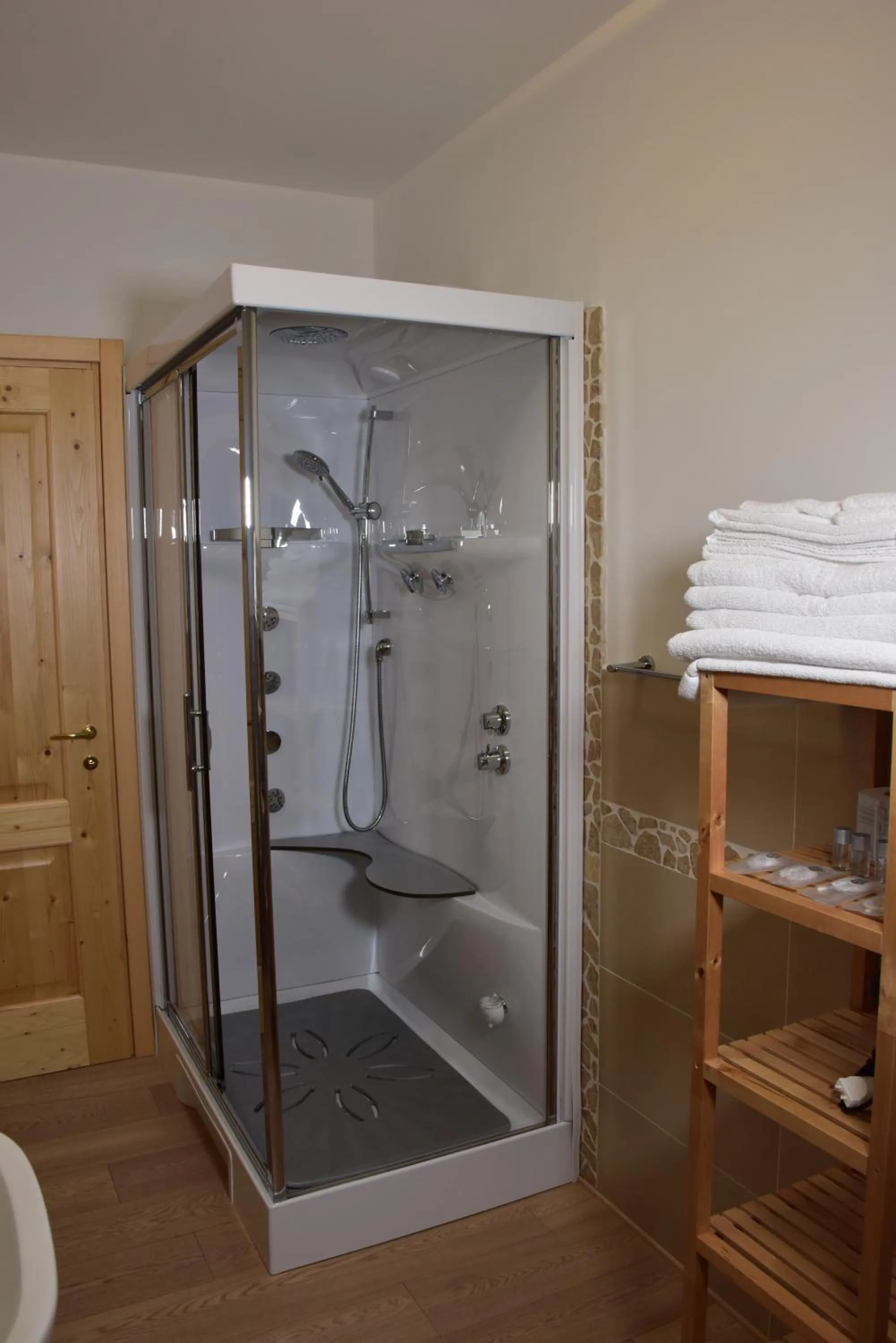 Shower in Agriturismo Ae Cavane