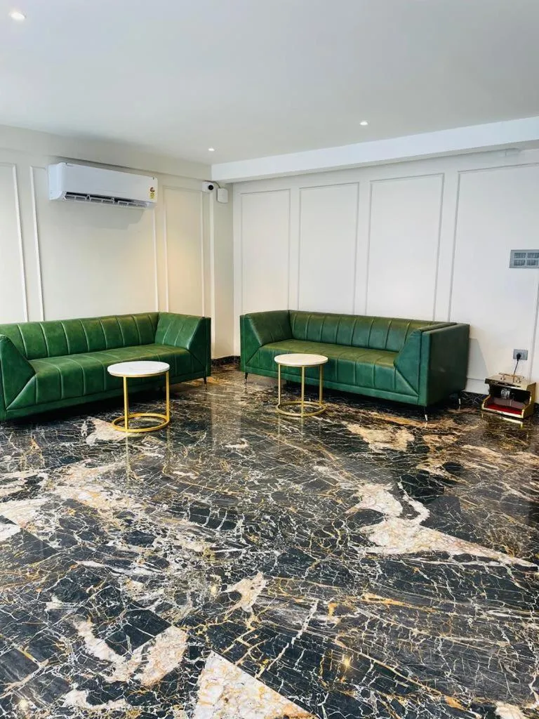 Seating area in Hotel Emora Tree