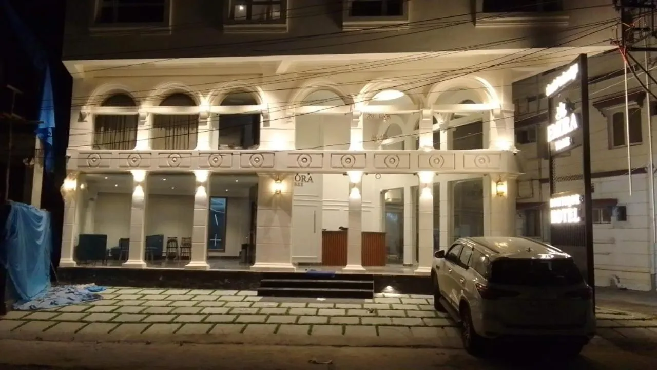 Property building in Hotel Emora Tree