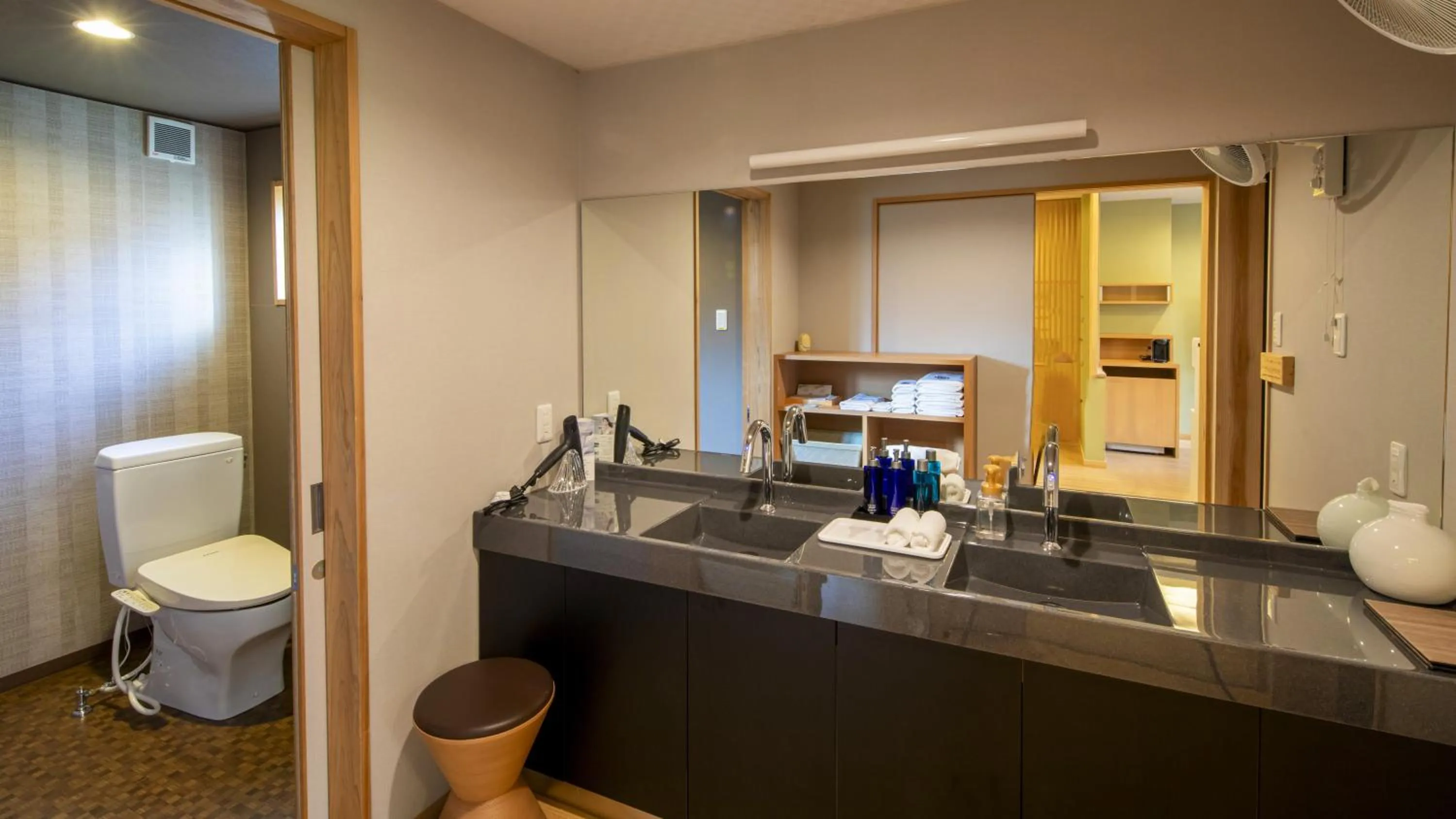 Hanare no yado Kamigakure