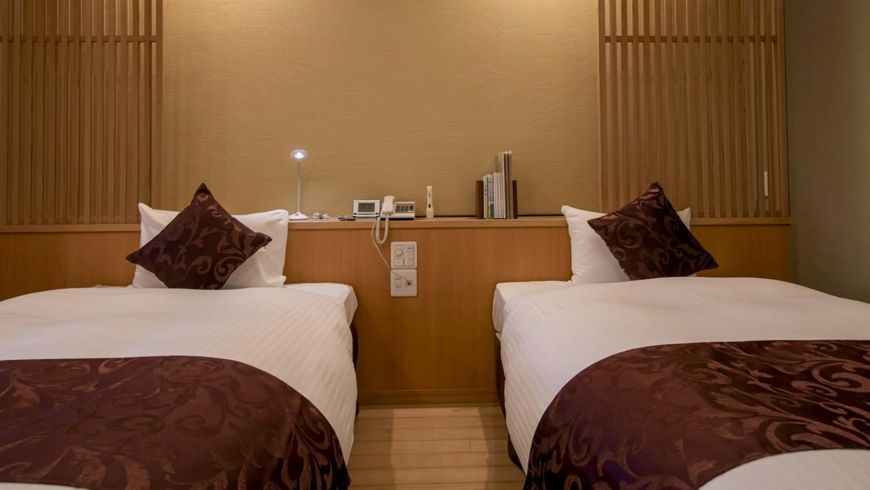 Bed in Hanare no yado Kamigakure