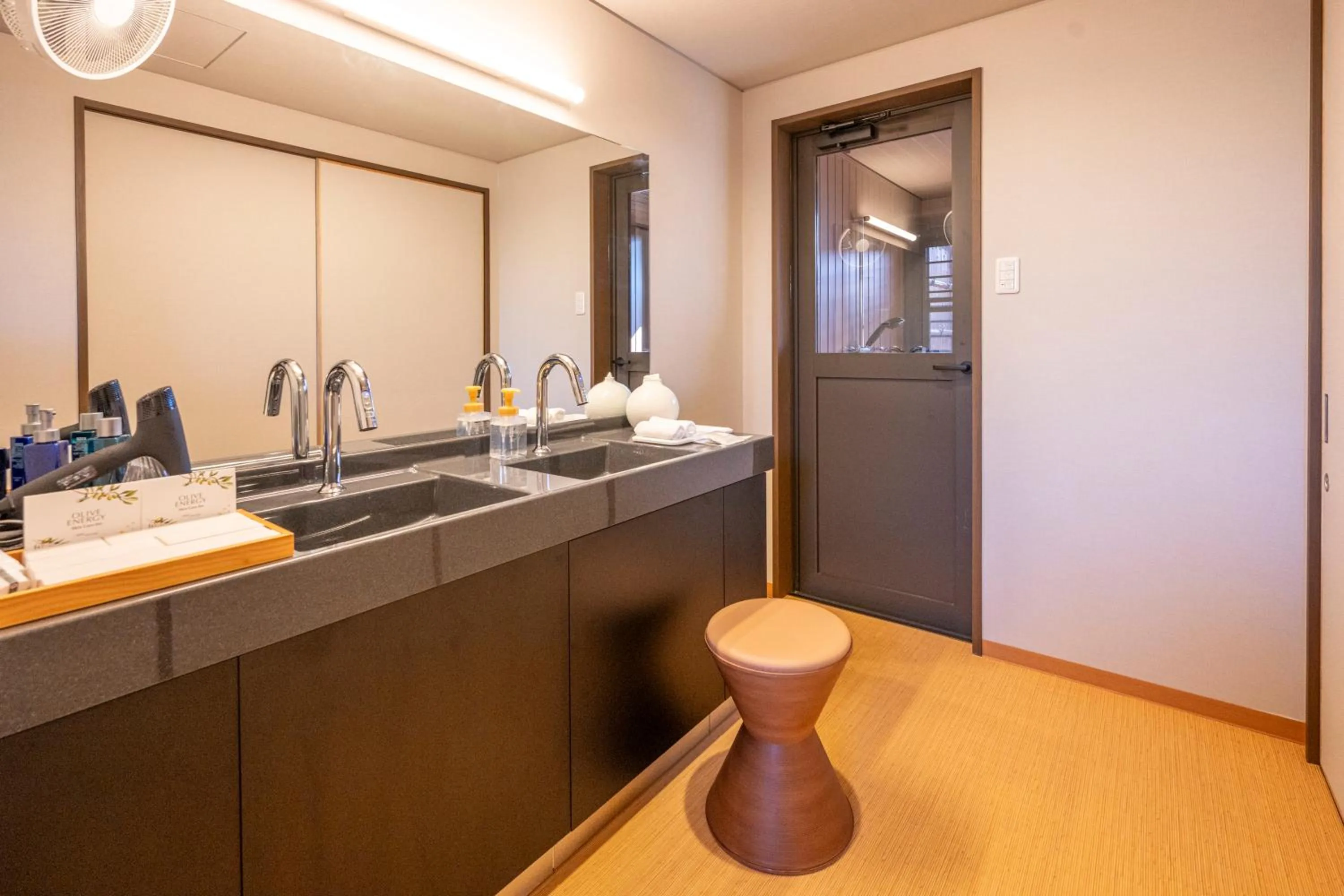 Hanare no yado Kamigakure