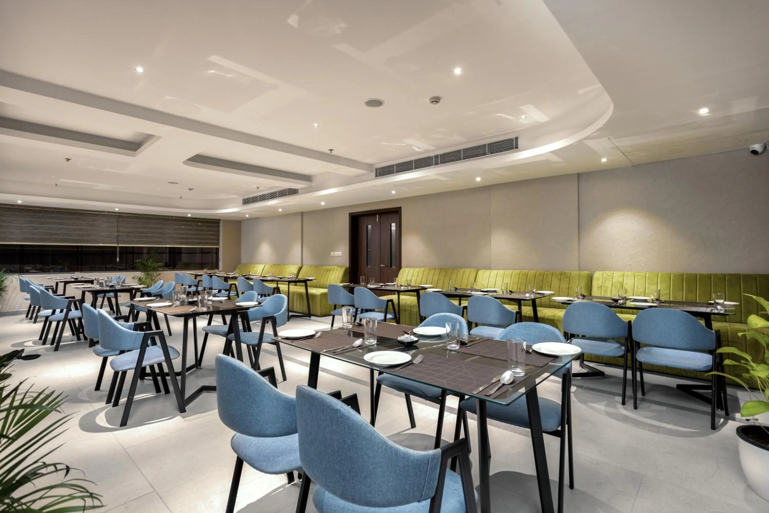 Restaurant/places to eat in PRESIDENCY AIRPORT HOTEL