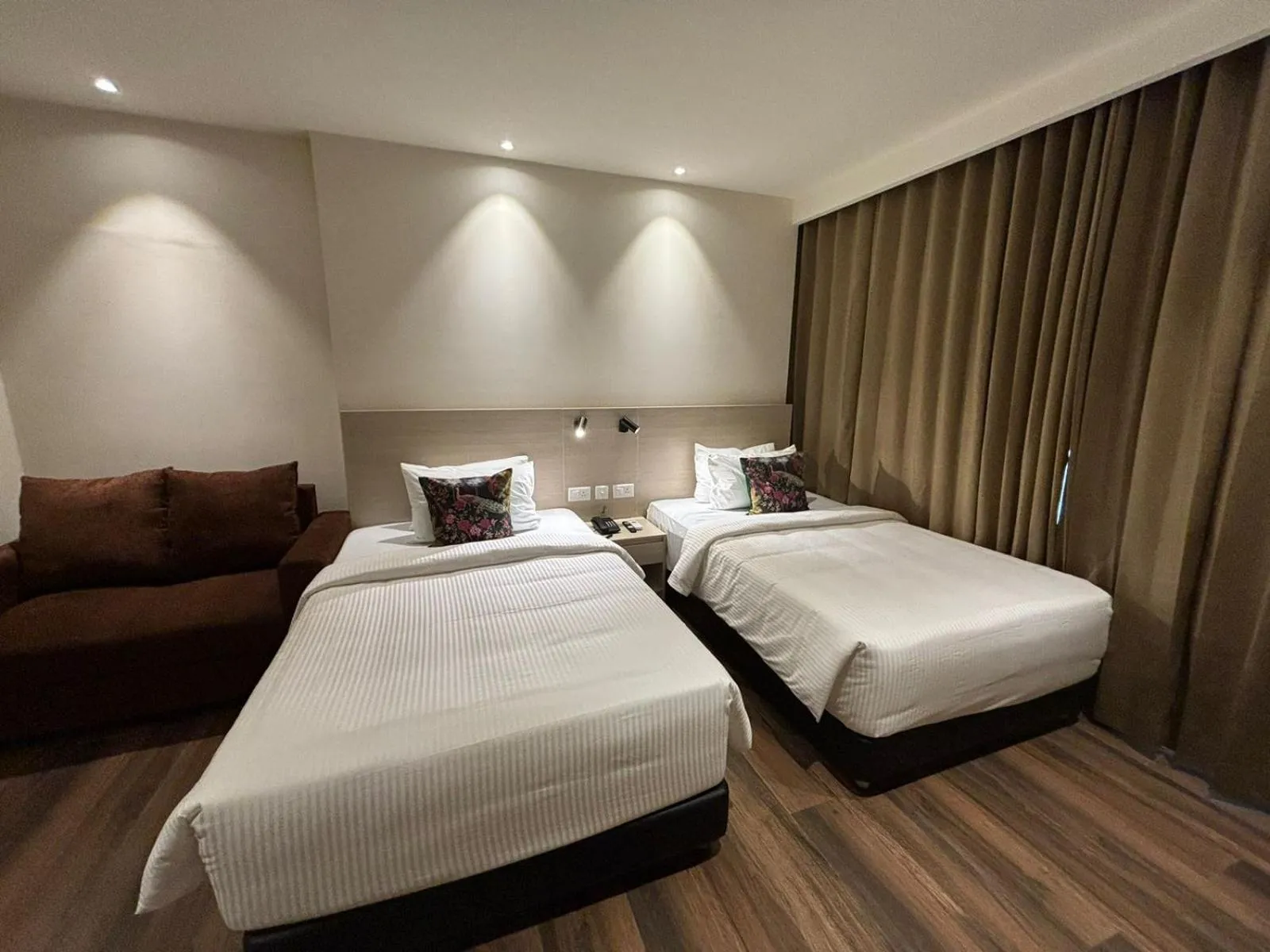 Bedroom, Bed in PRESIDENCY AIRPORT HOTEL