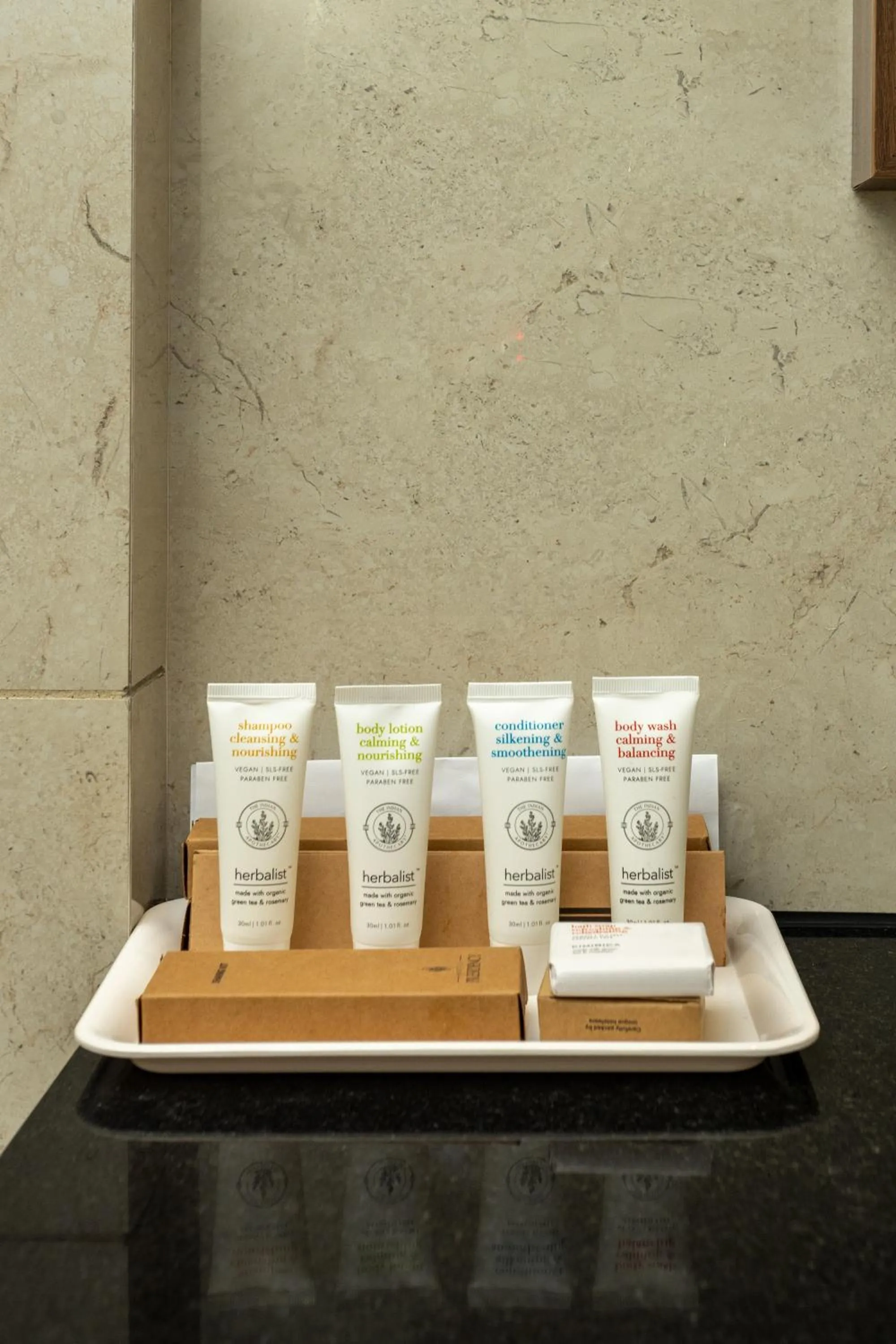 Toilet in PRESIDENCY AIRPORT HOTEL