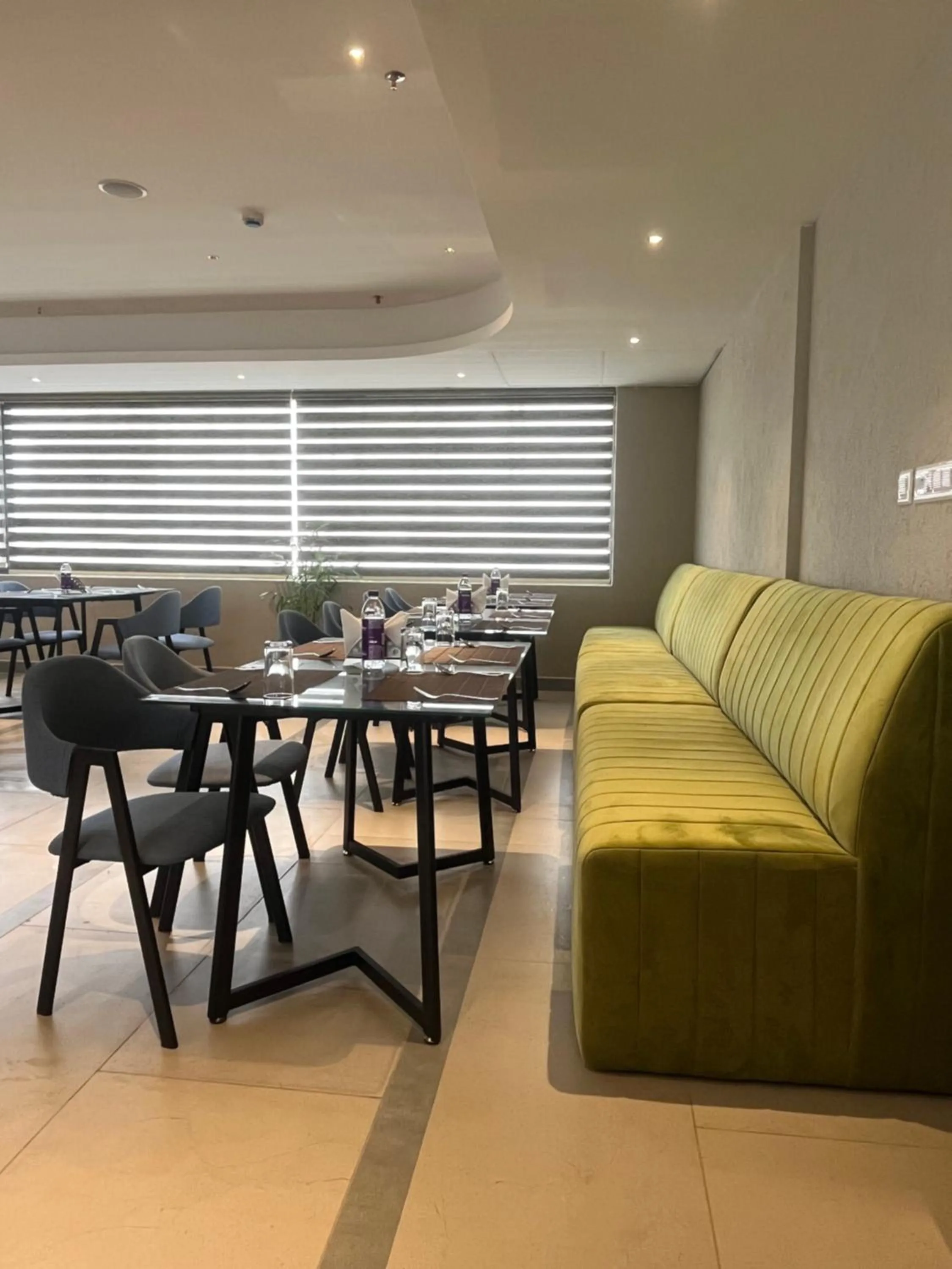 Restaurant/places to eat in PRESIDENCY AIRPORT HOTEL