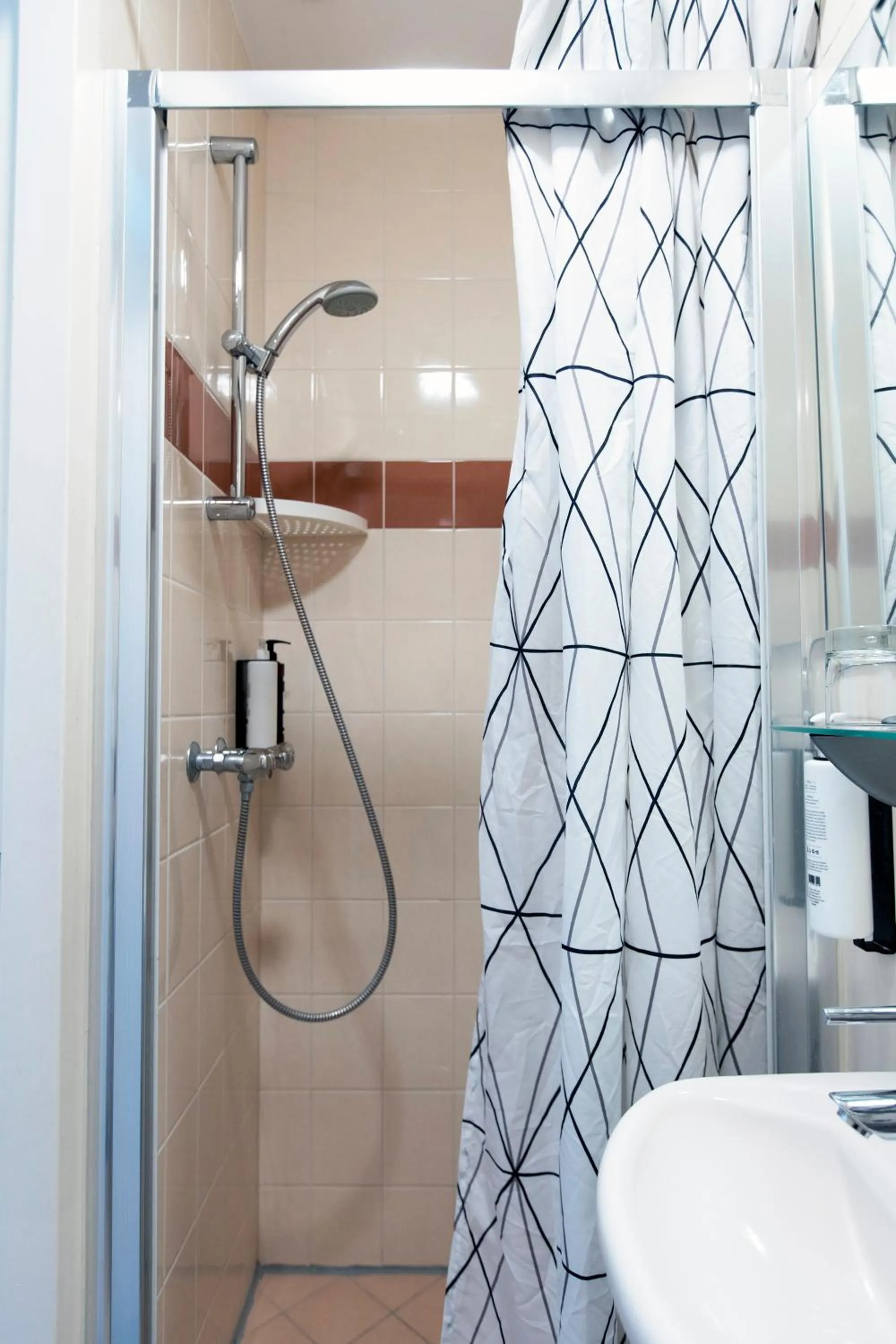 Shower in Quentin Amsterdam Hotel