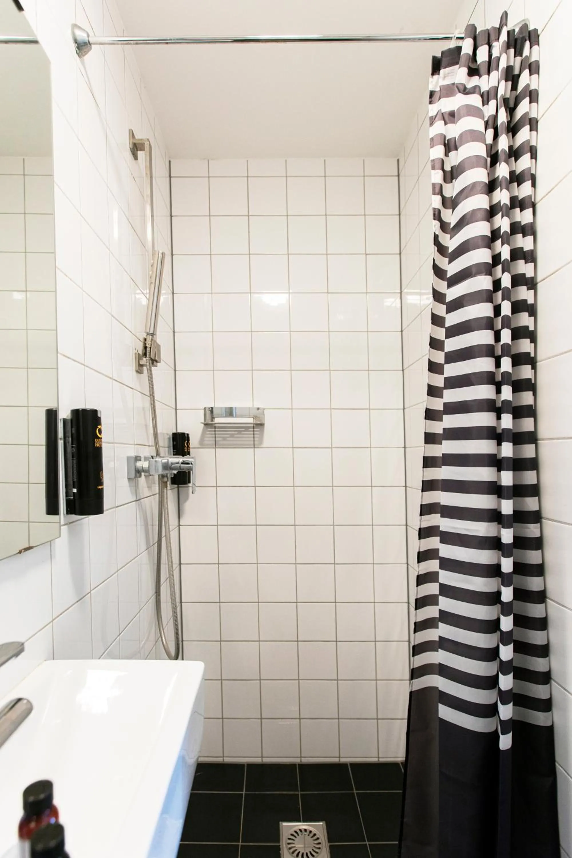 Shower in Quentin Amsterdam Hotel