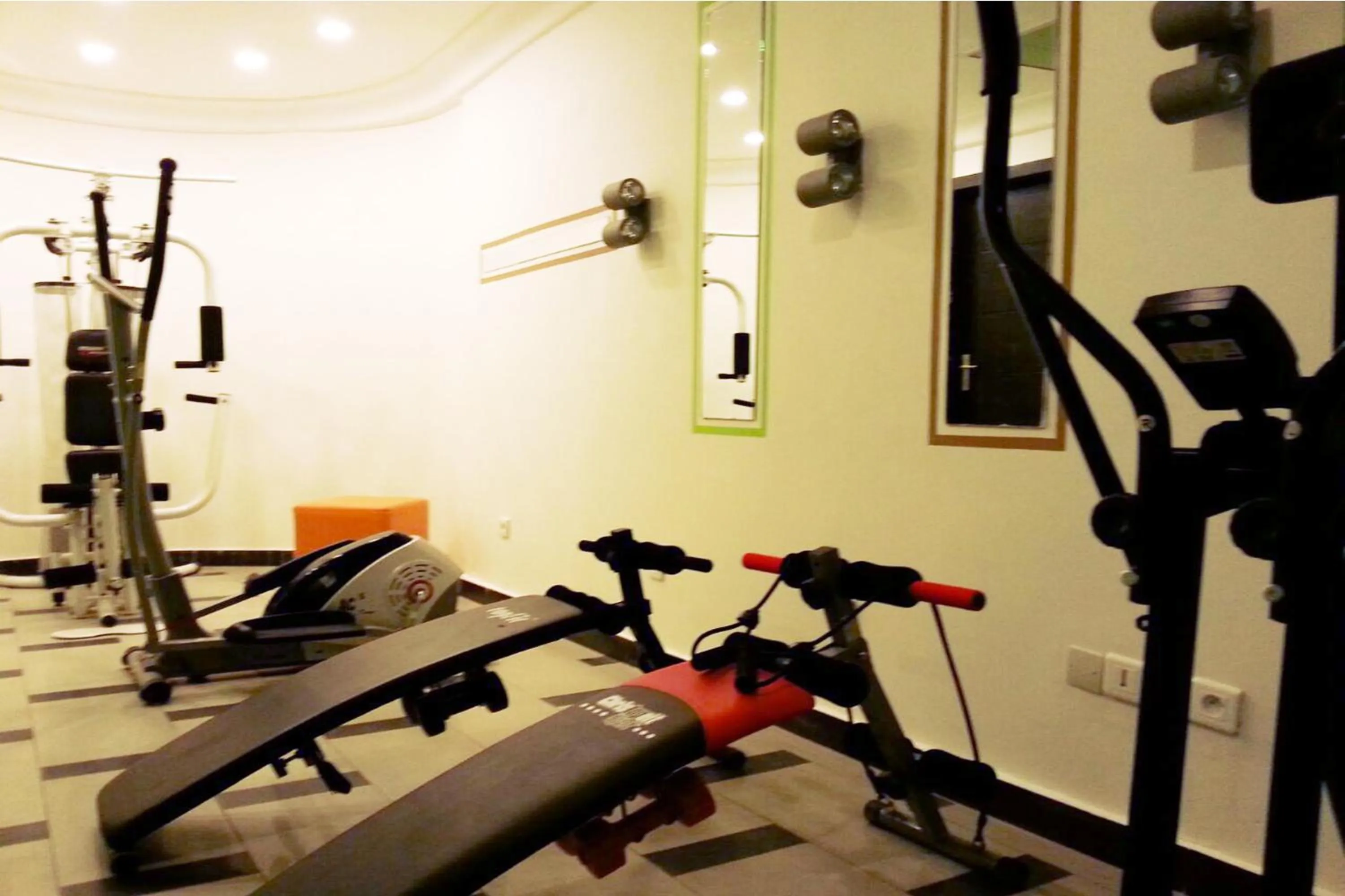 Fitness centre/facilities in Benin Royal Hotel