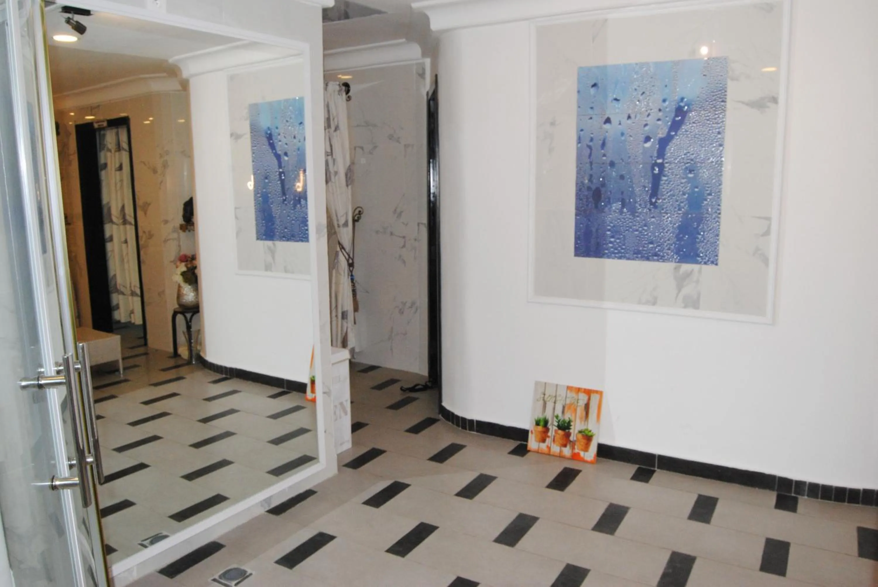 Spa and wellness centre/facilities in Benin Royal Hotel