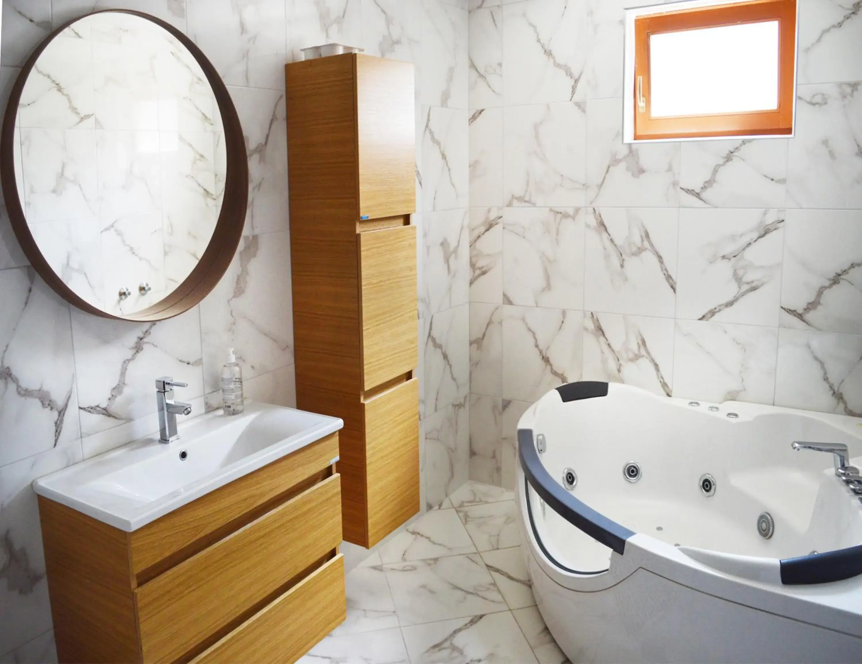 One-Bedroom Apartment with Spa Bath in Antigona Apartments One-Bedroom Apartment with Spa Bath in Antigona Apartments