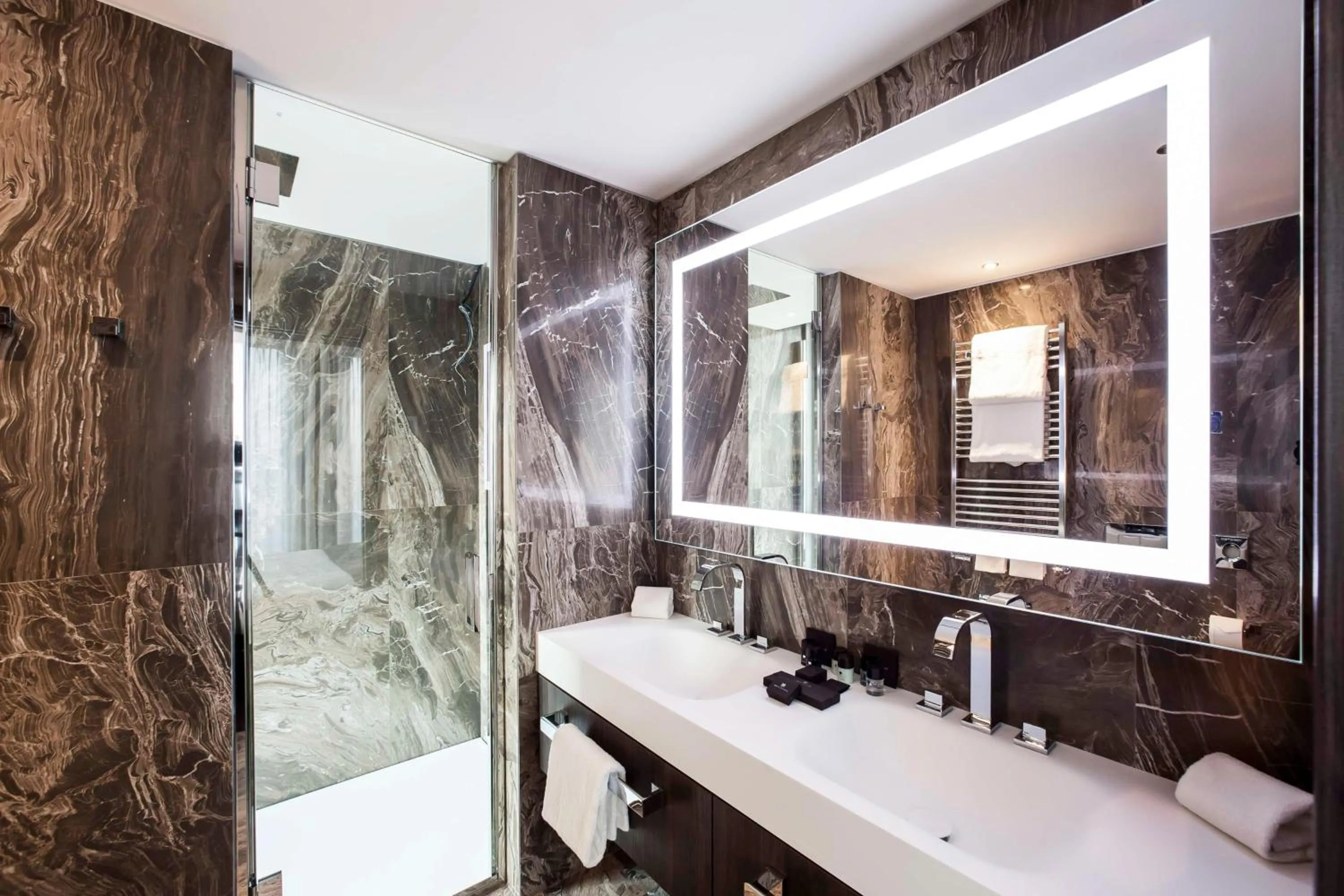 Photo of the whole room in Hyatt Centric Milan Centrale