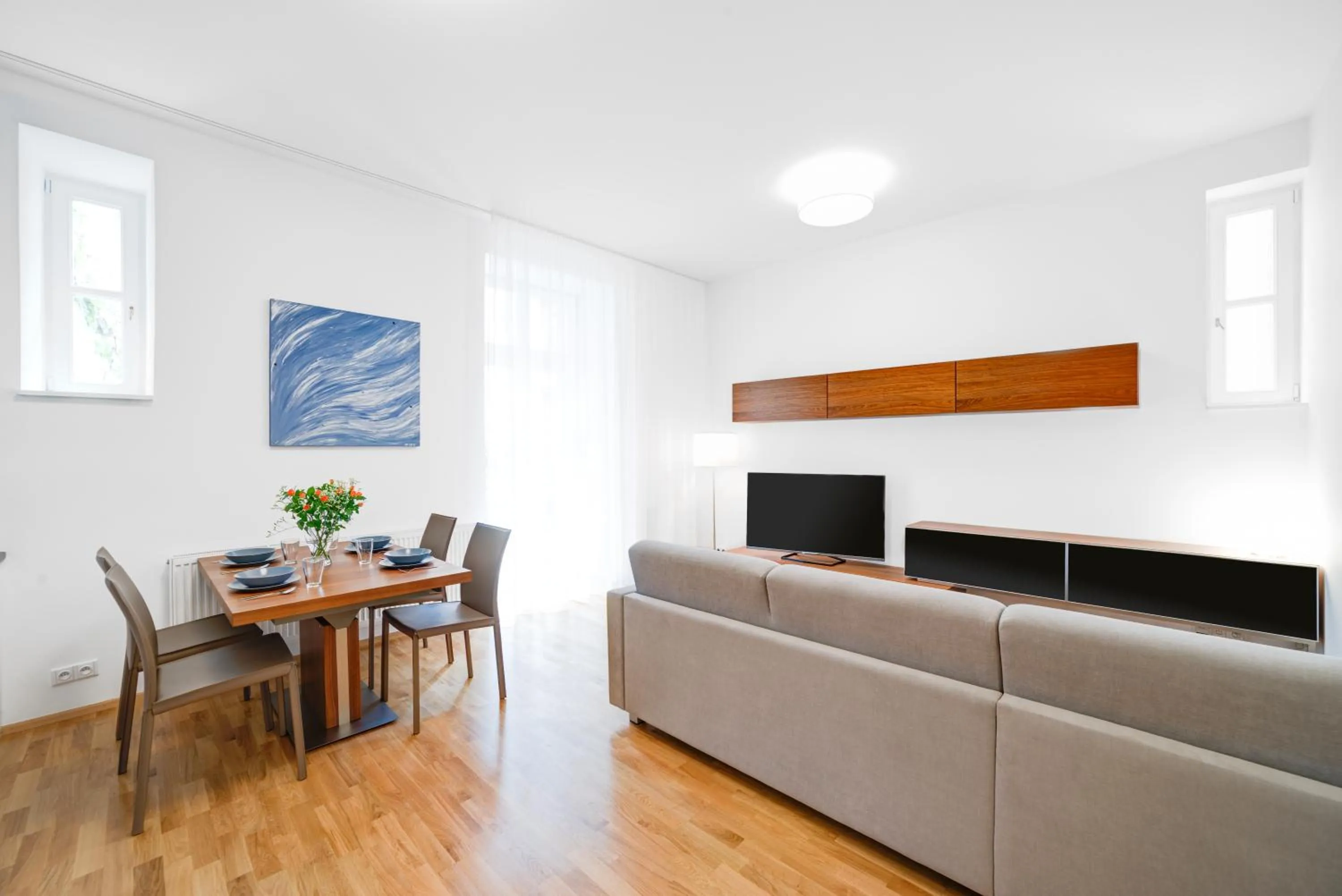 Dining area in Bishop Apartments