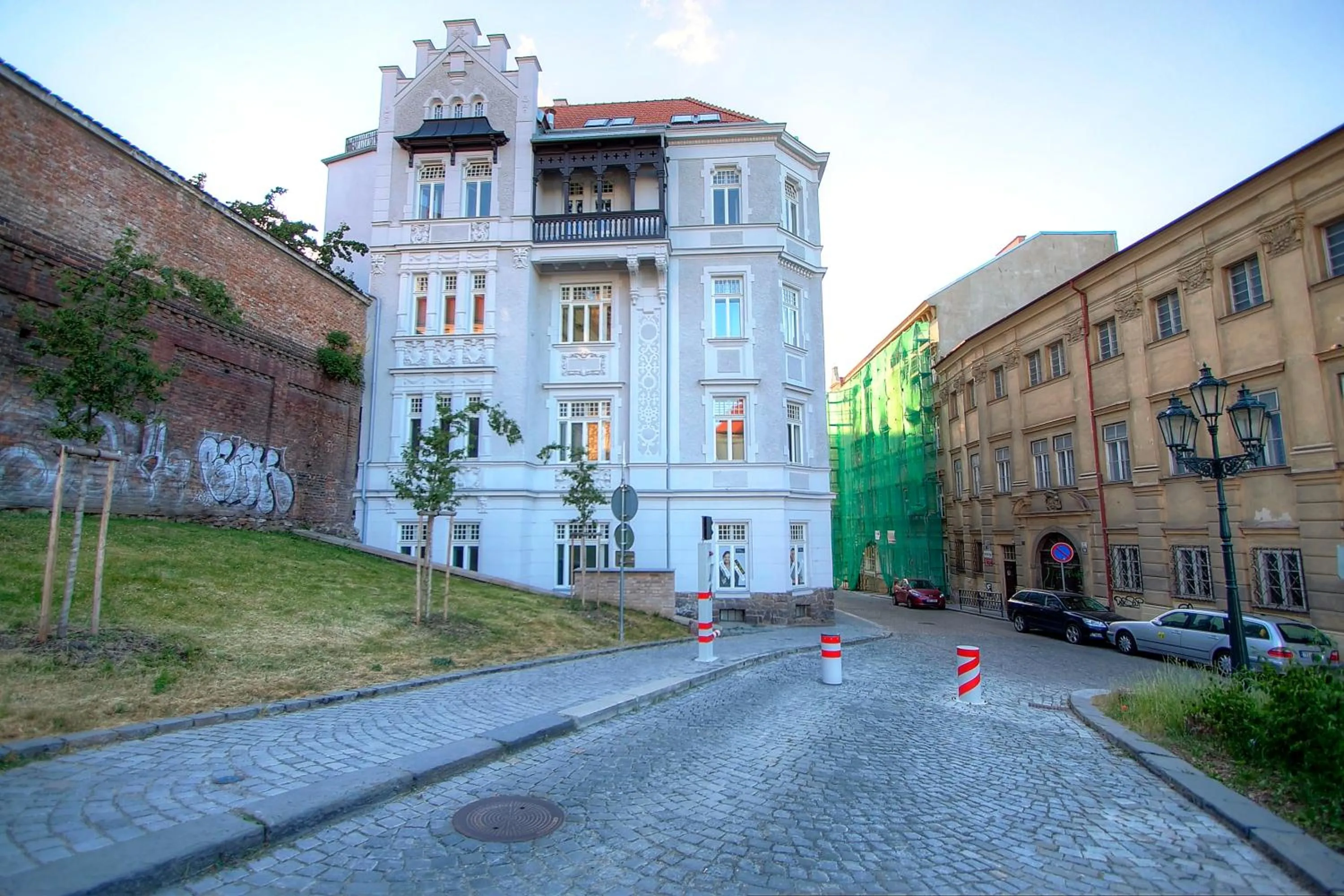 Day in Bishop Apartments