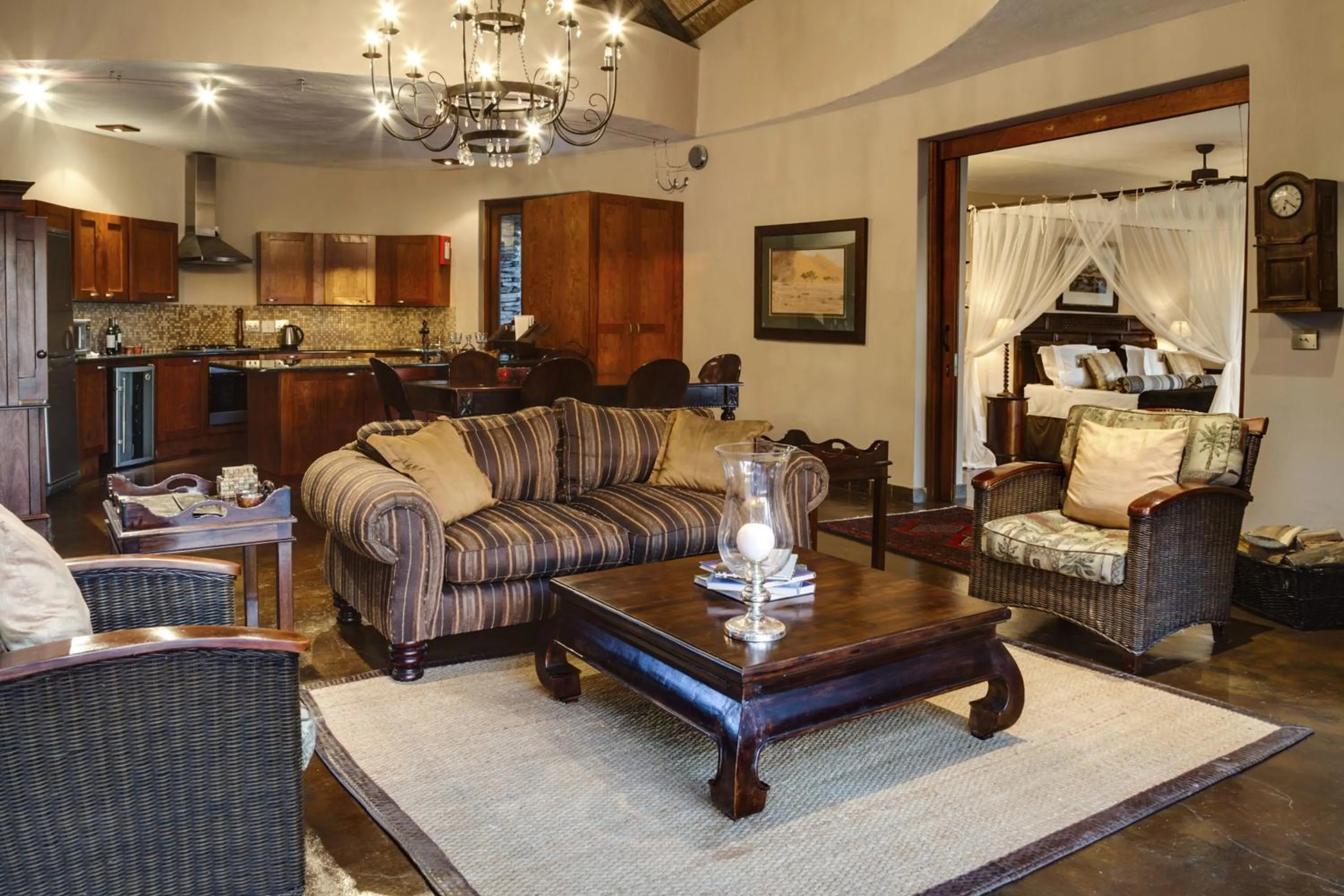 Living room in Tintswalo Safari