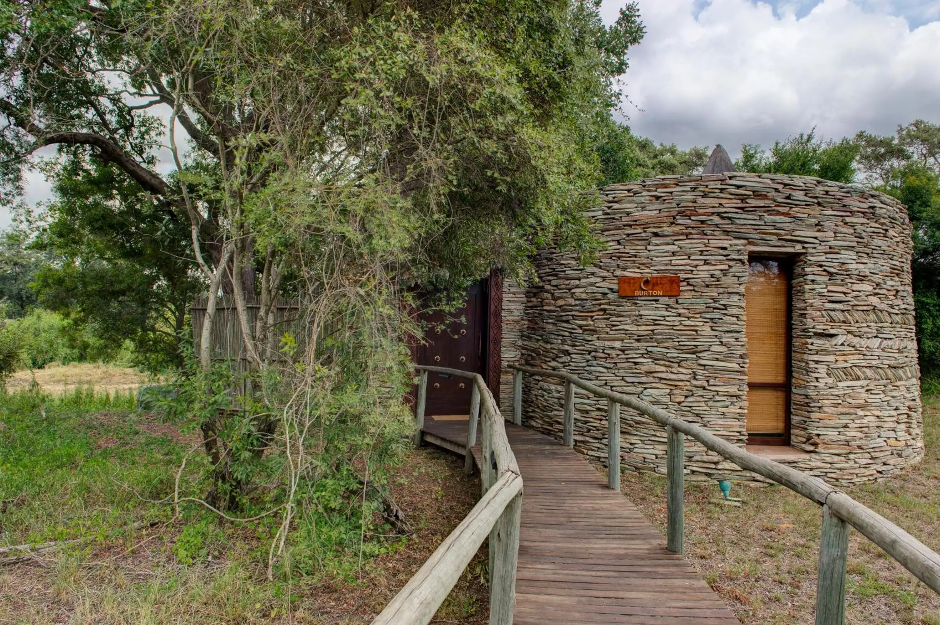 Explorer Suite in Tintswalo Safari Explorer Suite in Tintswalo Safari