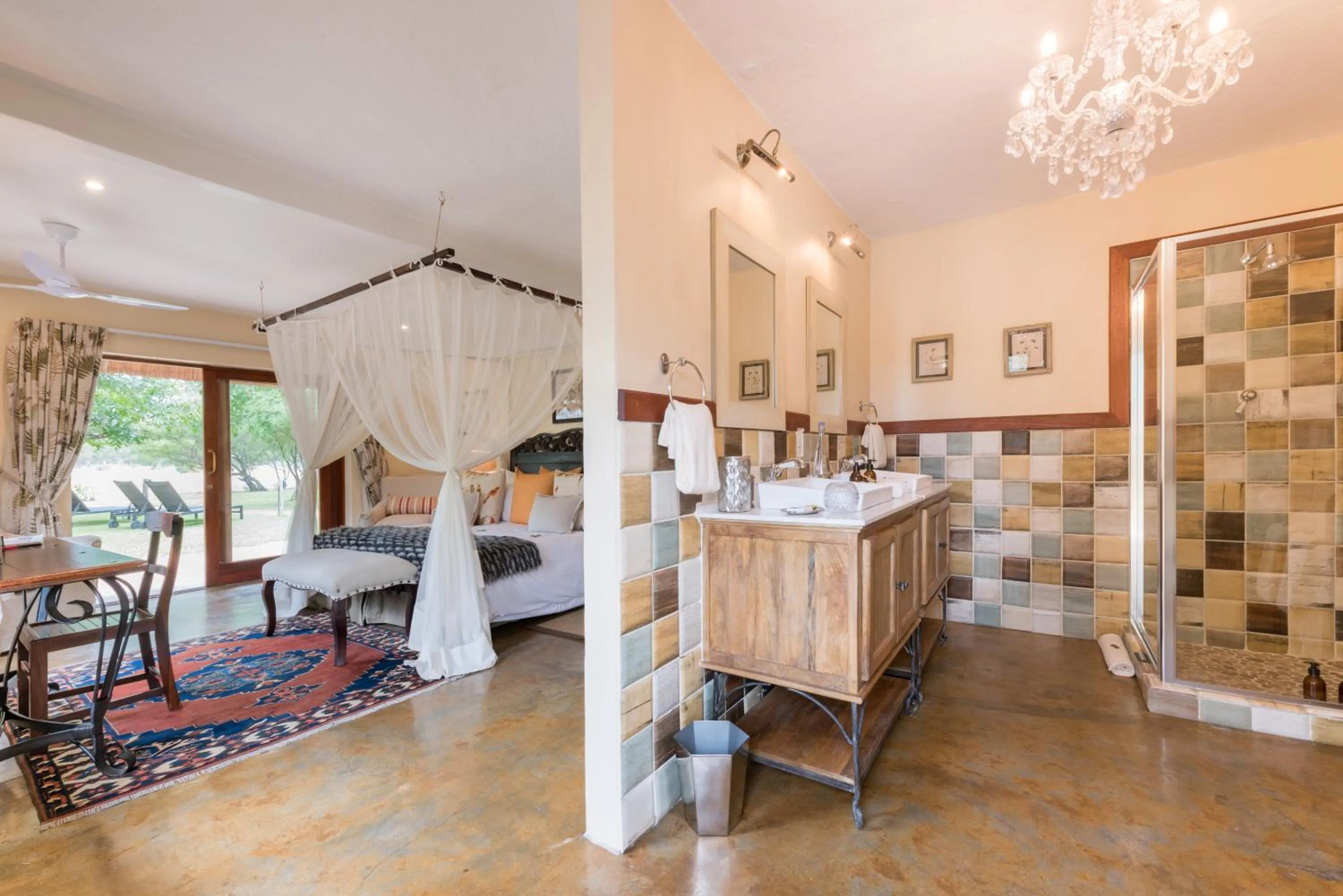 Bathroom in Tintswalo Safari