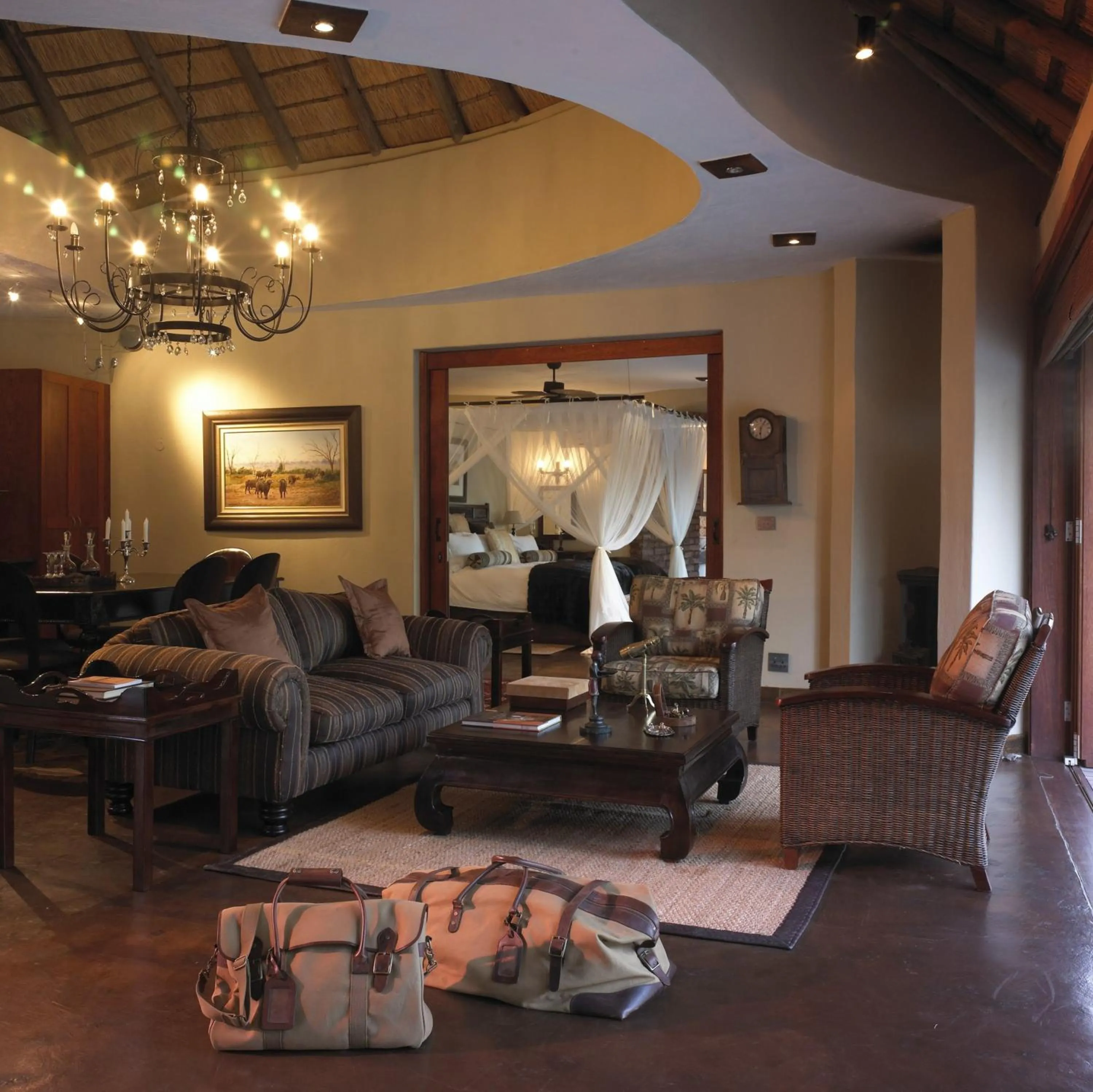 Living room in Tintswalo Safari
