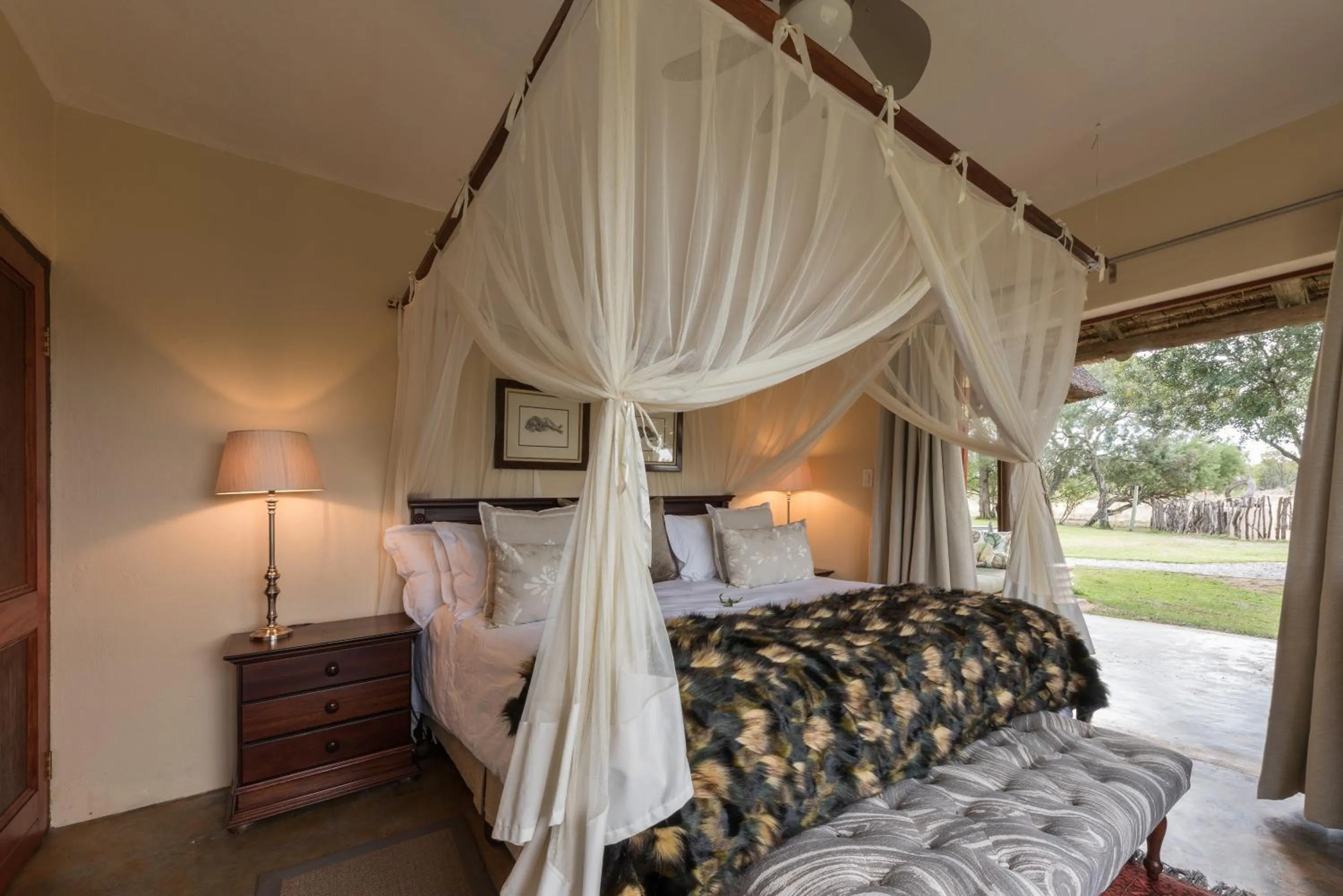Bed in Tintswalo Safari