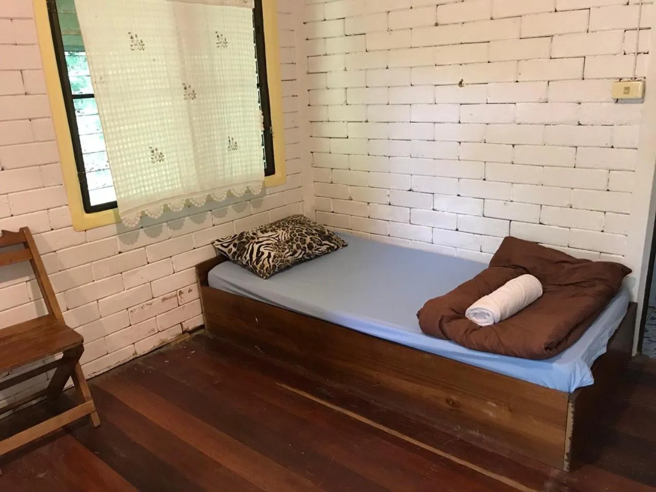 Baan Wisarut Guesthouse