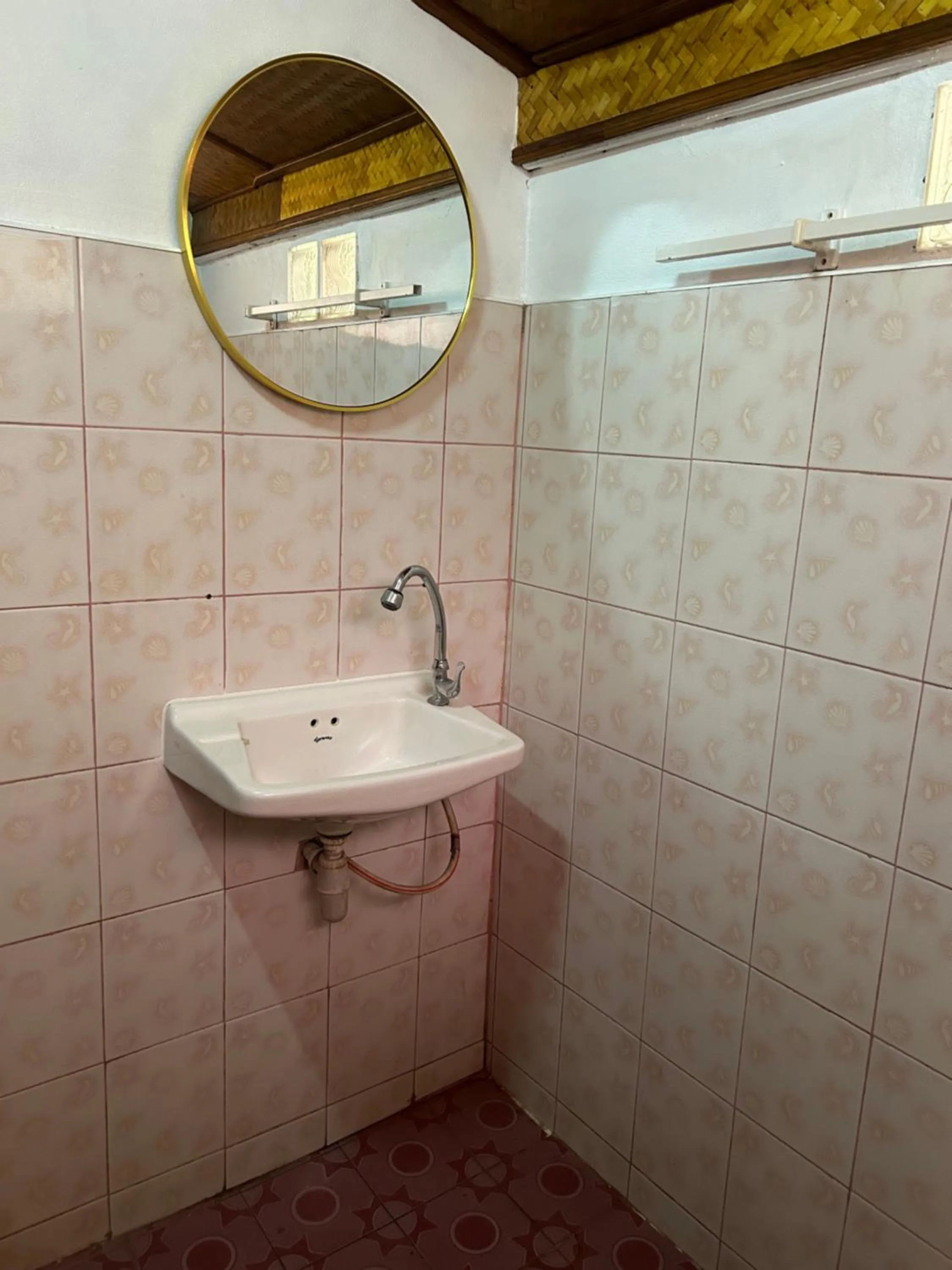 Baan Wisarut Guesthouse