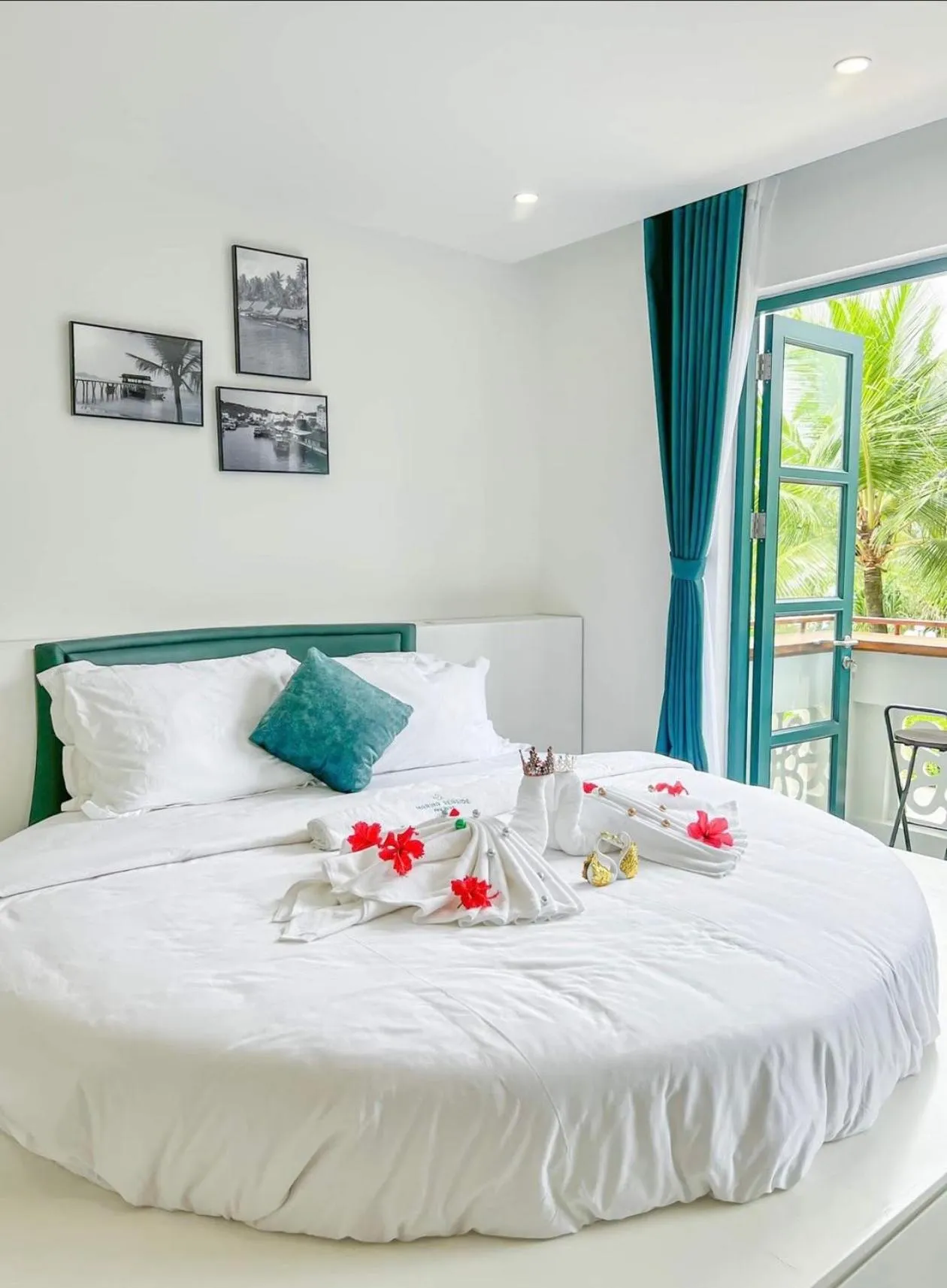 Photo of the whole room, Bed in Kaira Boutique Hotel