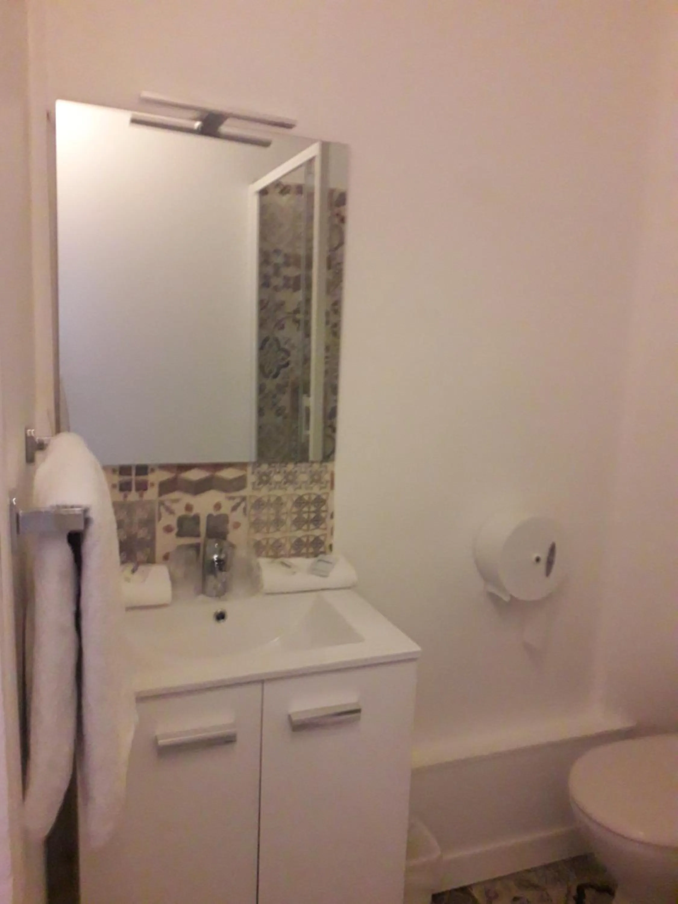 Bathroom in Hôtel Riviera