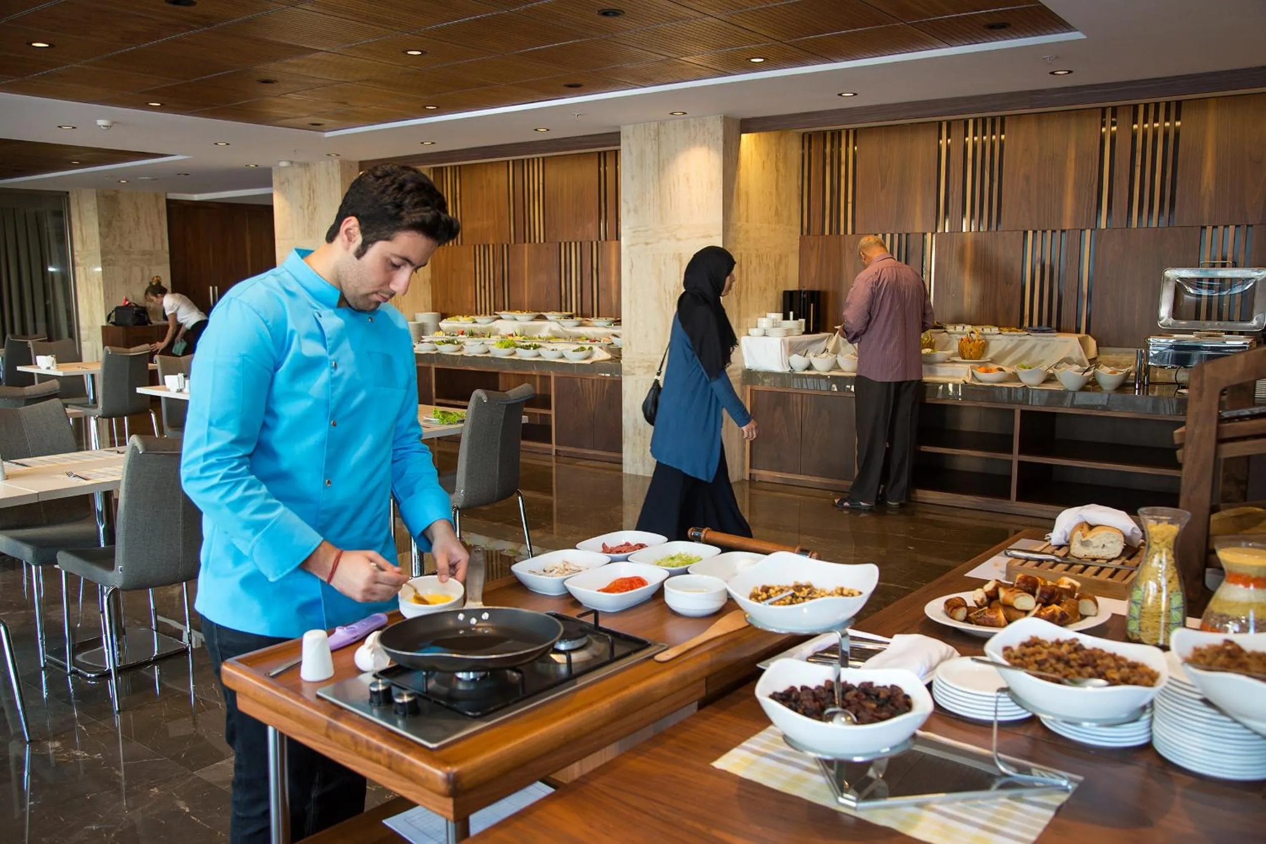 Restaurant/places to eat in Fesa Business Hotel